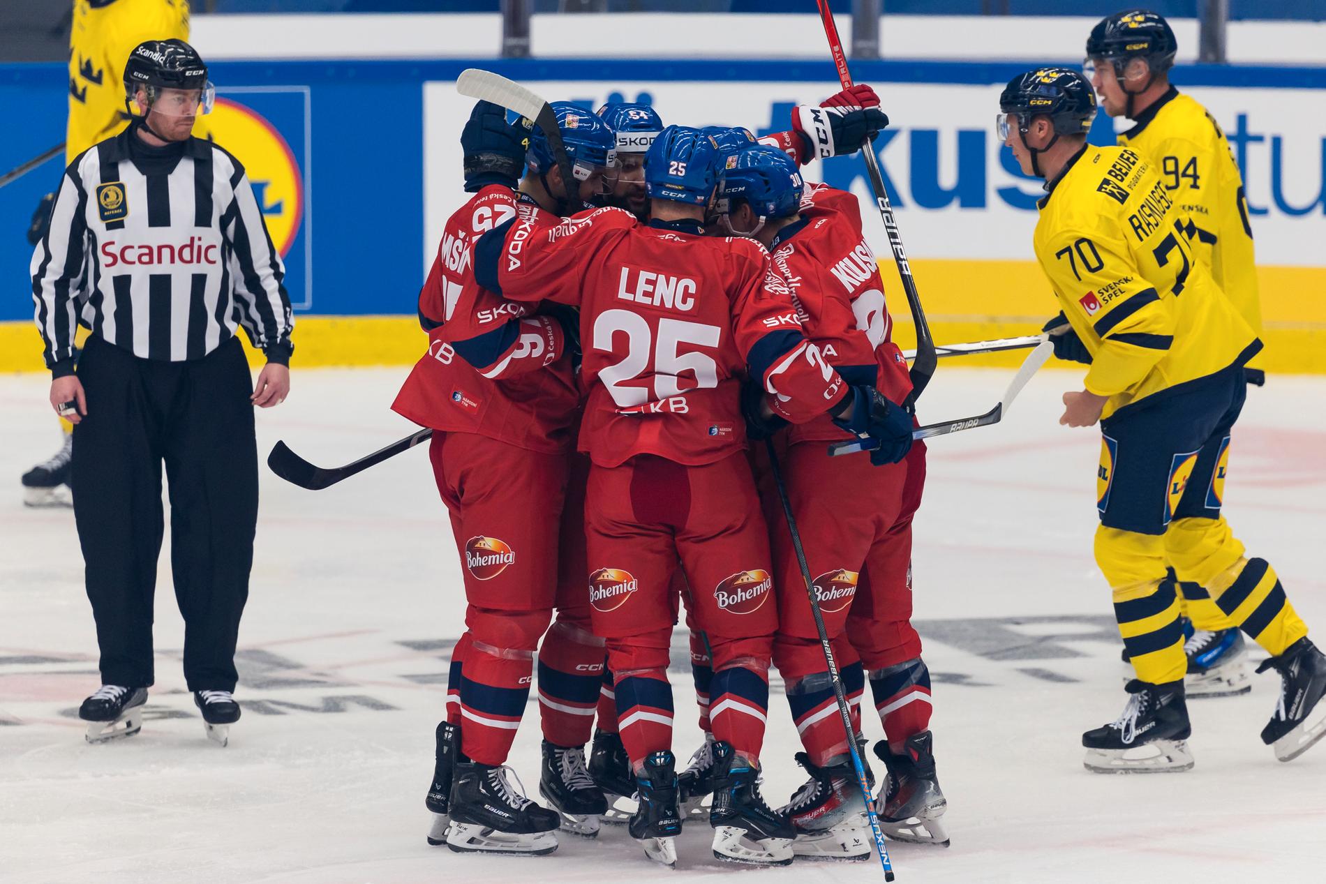 Tung start för Tre Kronor mot Tjeckien i Karjala tournament i Växjö