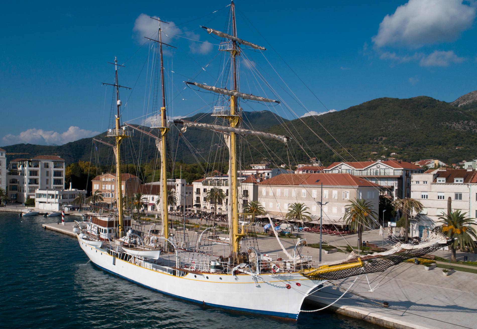 Militärpolisen hittade 60 kilo kokain på utbildningsfartyget Jadran som tillhör marinen i Montenegro. Arkivbild.