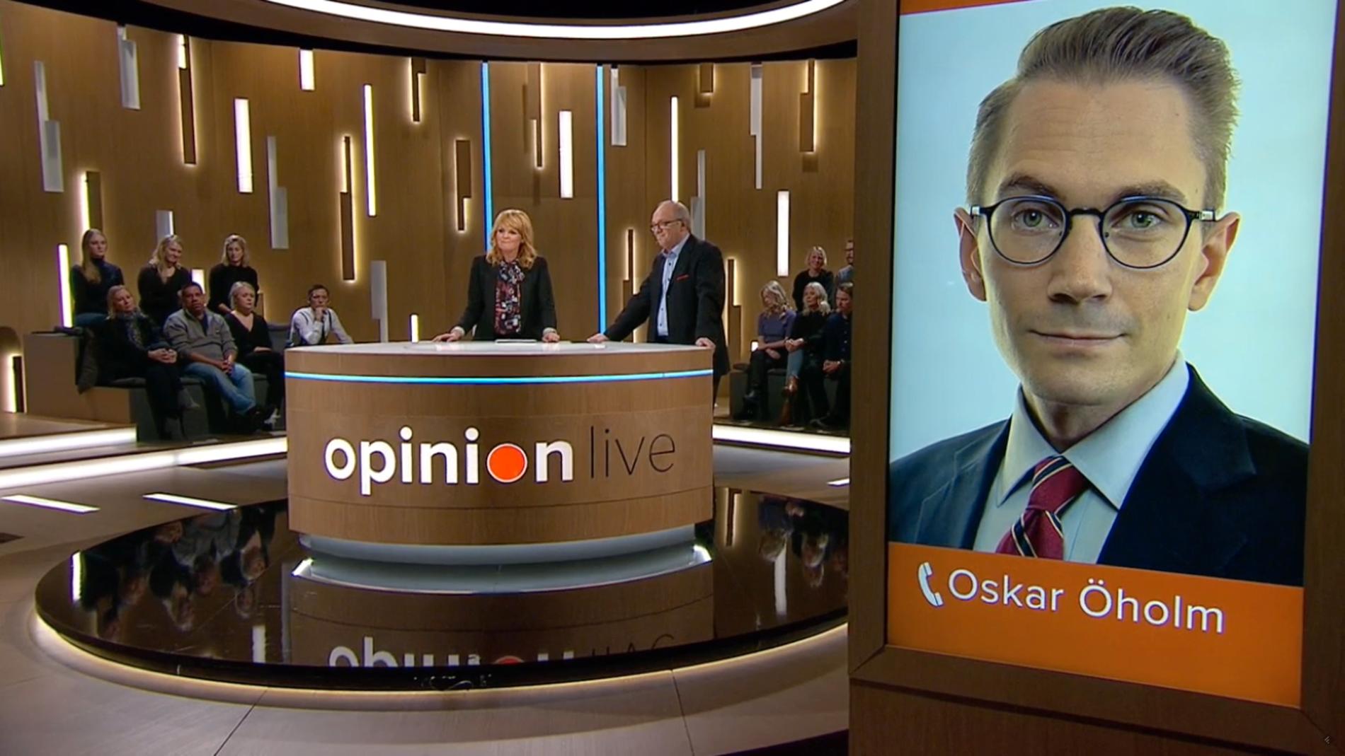 Oskar Öholm via telefon i ”Opinion live”
