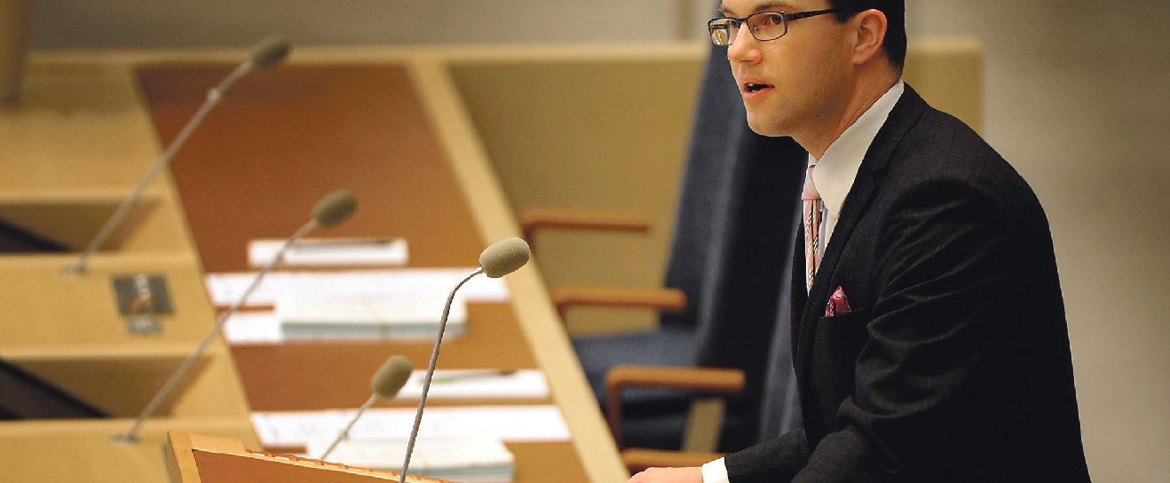 Talade om favoritfrågan Jimmie Åkesson gjorde i gårdagens riksdagsdebatt ett försök att utnyttja självmordsattacken den 11 december för att ta partipolitiska poäng.