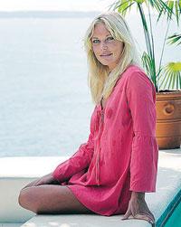 Olinda Borggren, 29, doku- såpaprofil: – Till Maui – för kulturen och surfingen.