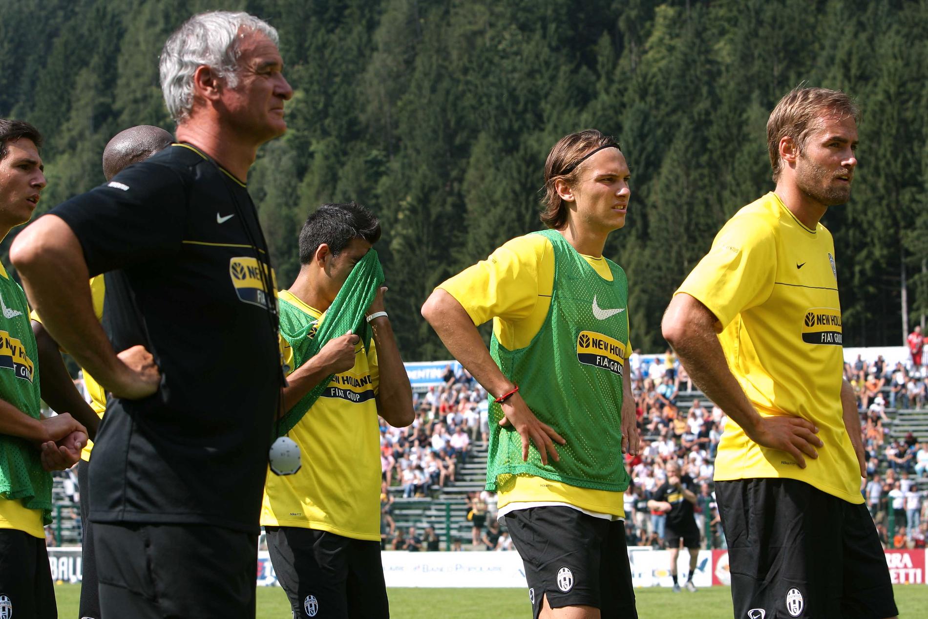 Mellberg i Juventus tillsammans med Claudio Ranieri (v) och Albin Ekdal (m). 