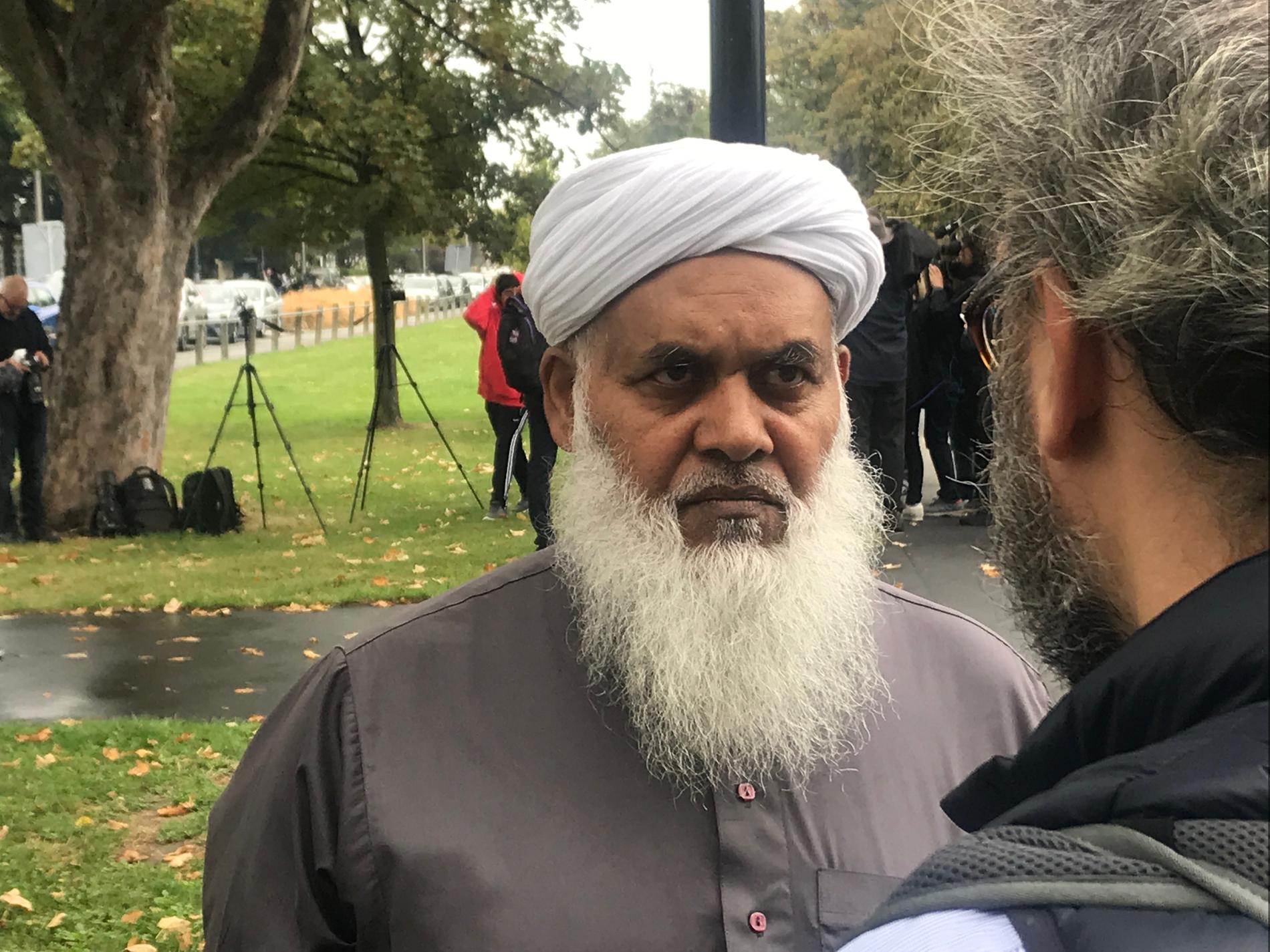 Amjad Ali är en av ett 20-tal religiösa rådgivare som har kommit till Christchurch för att stötta och hjälpa till med det praktiska.