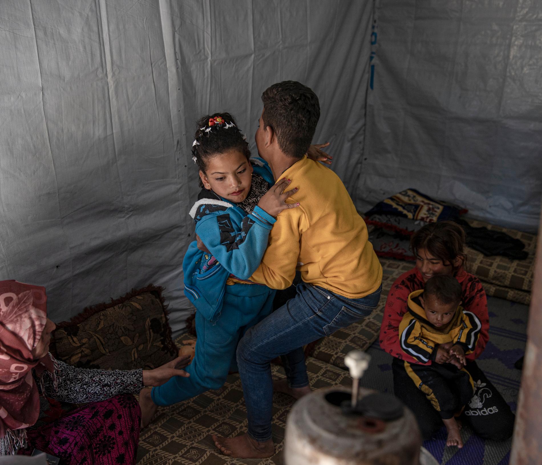 Nour Jeddo är 9 år och bor i ett flyktingläger i Libanon. Flyktingläger runtom i världen riskerar katastrof i coronakrisens spår, liksom alla andra i världen som lever i fattigdom. 