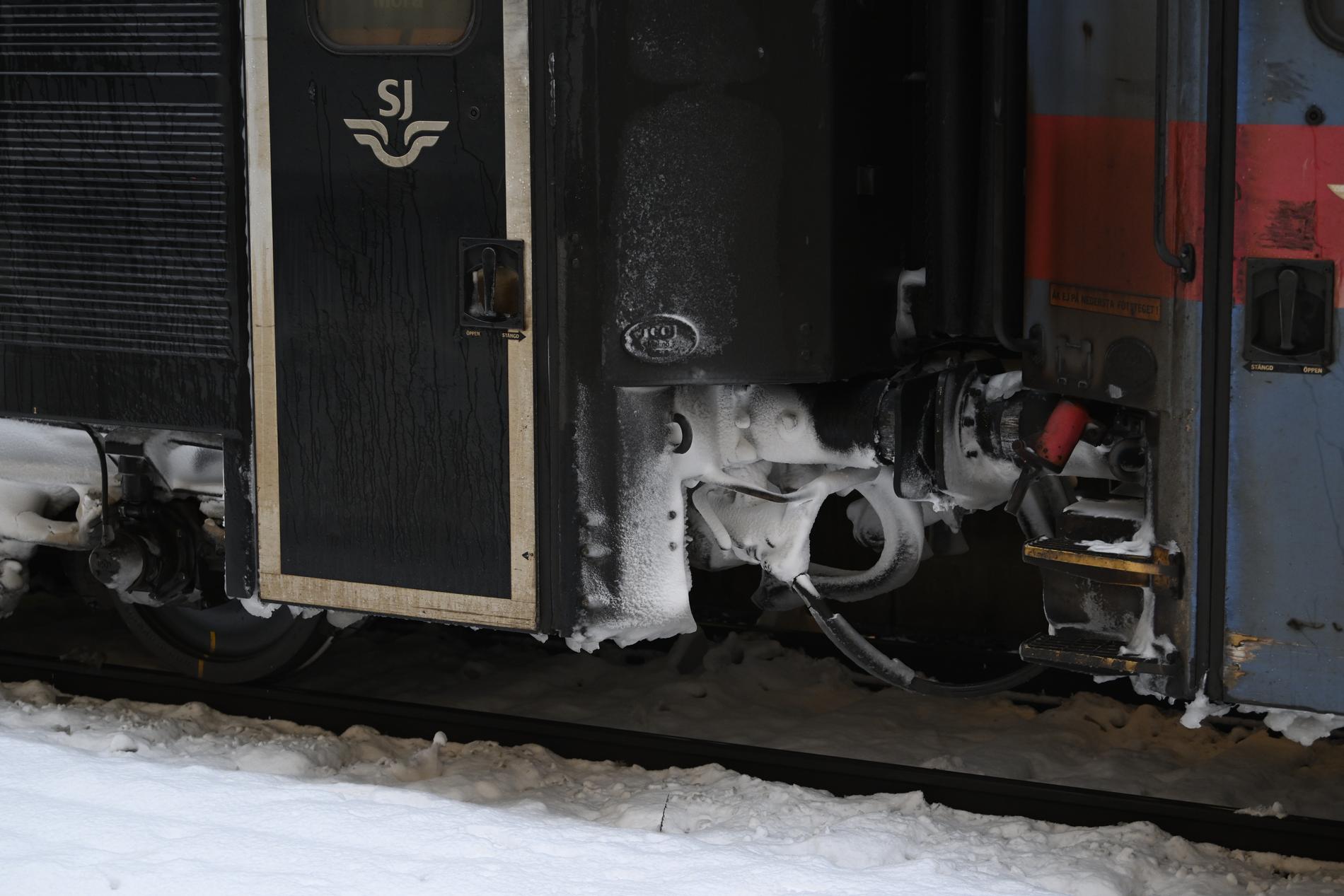 SJ räknar med störningar i tågtrafiken i Västsverige under onsdagen på grund av snöovädret. Arkivbild.