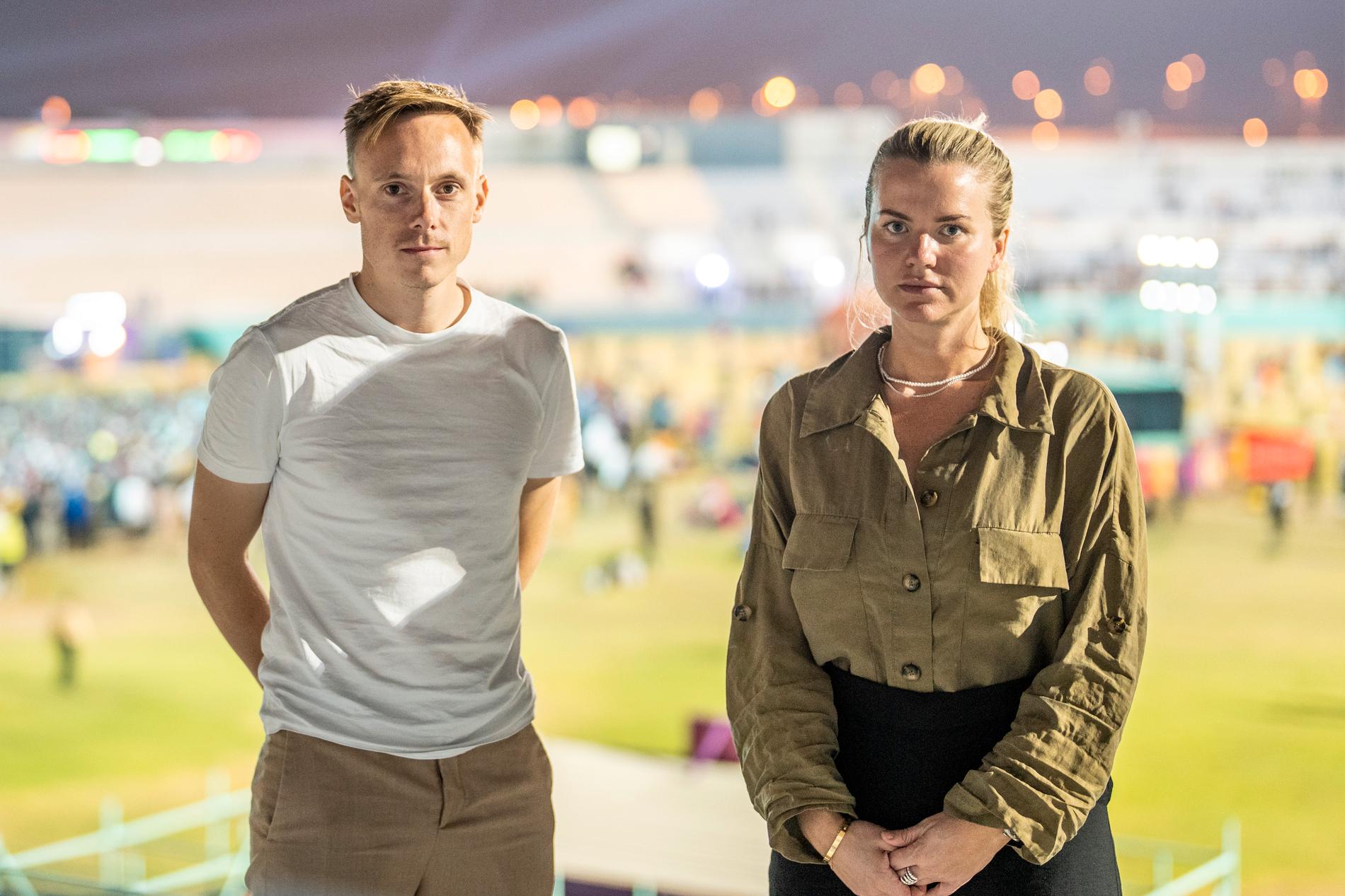 Sportbladets fotograf Pontus Orre och reporter Linn Nordström på plats i Asian town utanför Doha. 