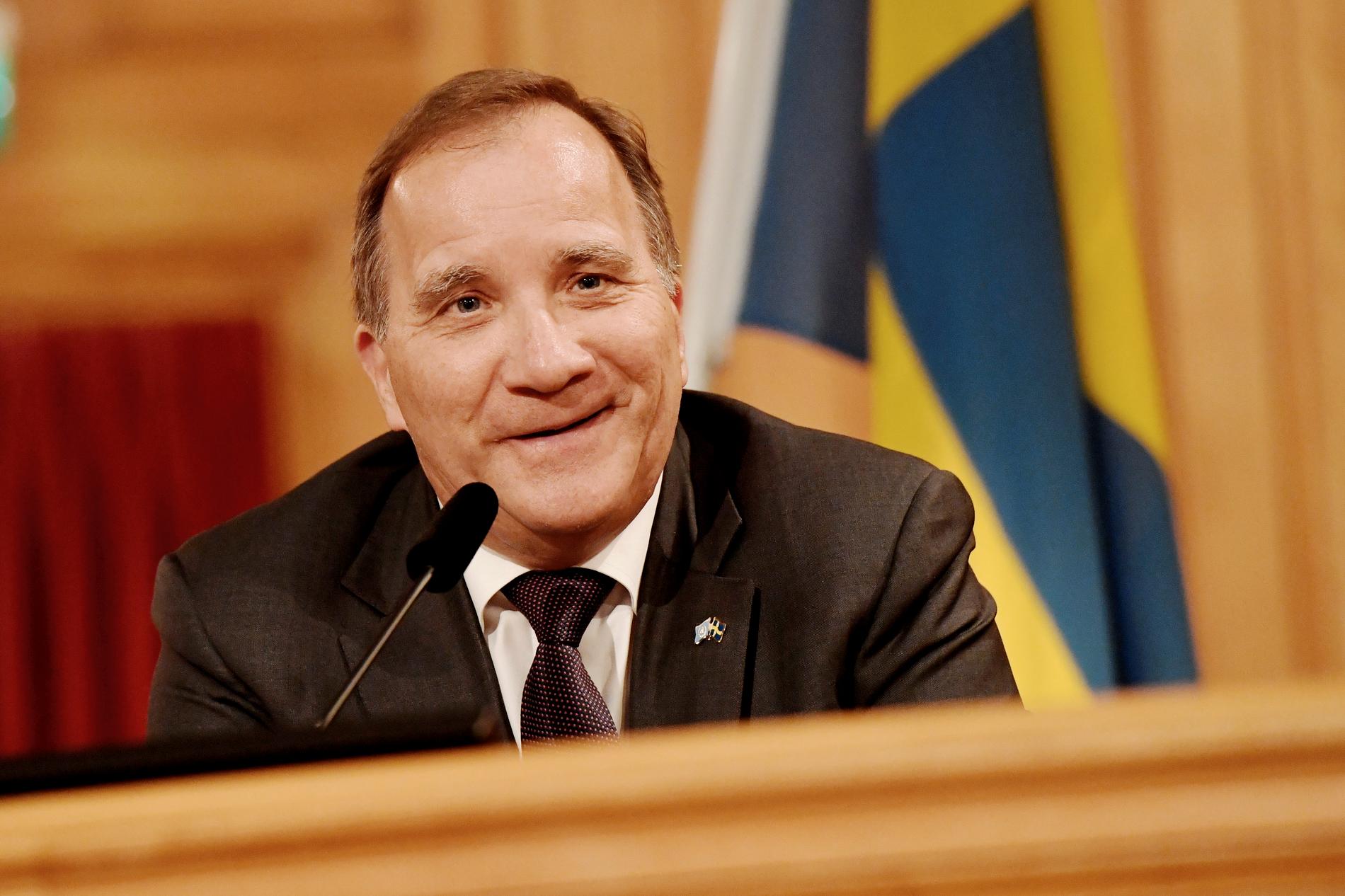 Stefan Löfven (S) under måndagens pressträff med riksdagens talman Andreas Norlén.