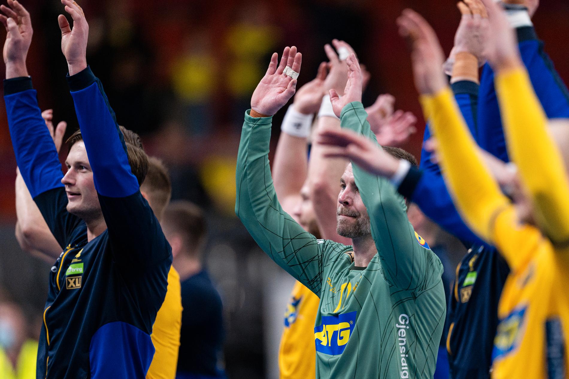 Sverige möter Island i handbolls-VM och kan säkra en plats i kvartsfinalen.