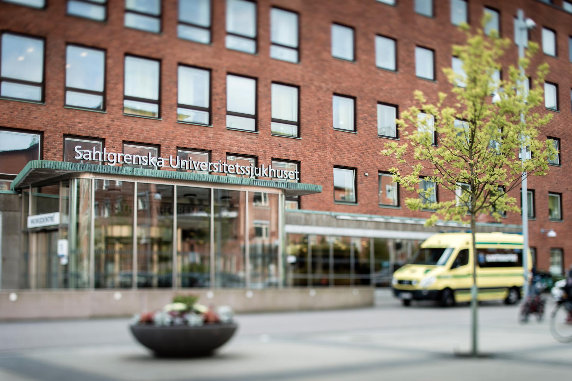 Efter en personalfest fick ett 20-tal anställda på en avdelning på Sahlgrenska sjukhuset i Göteborg covid-19.