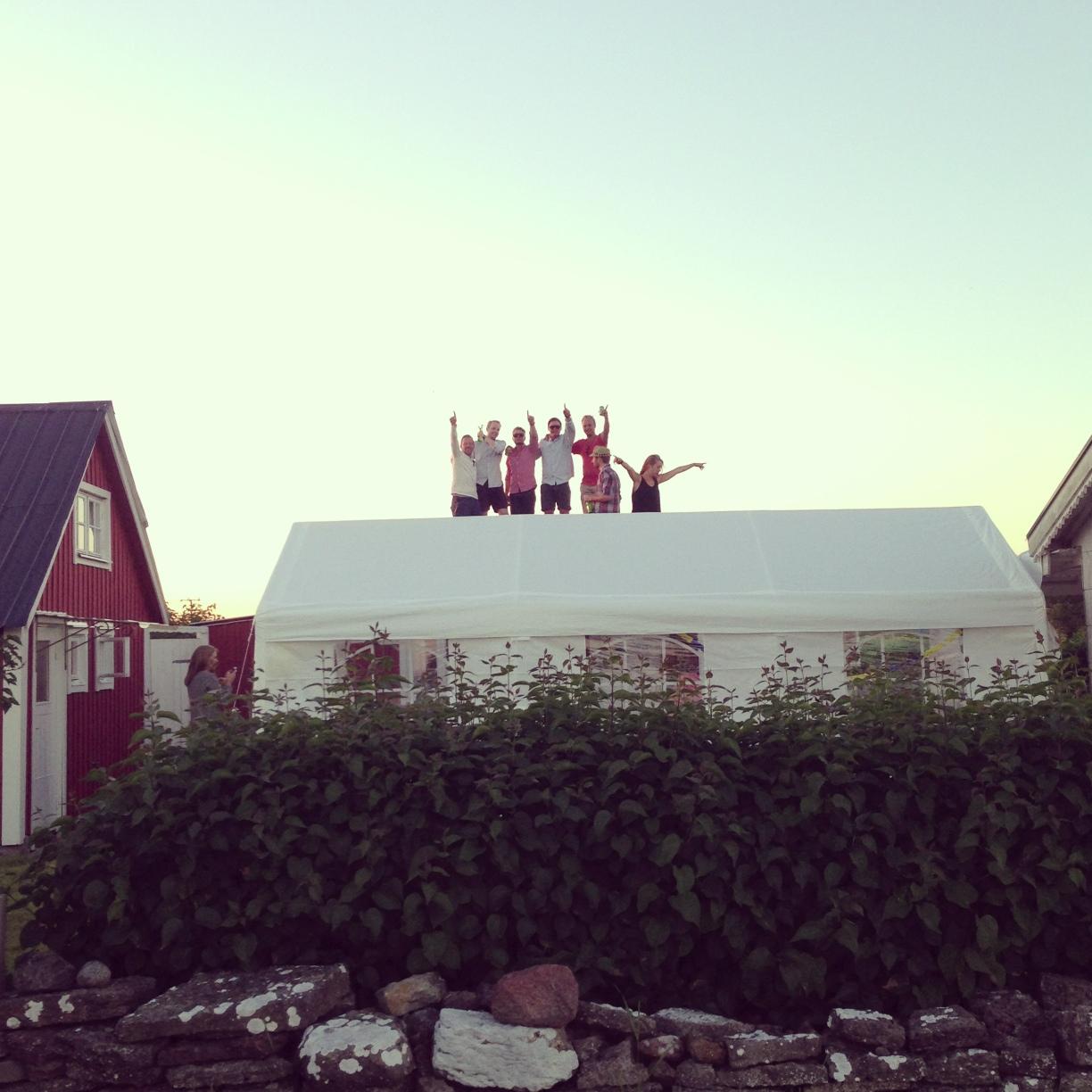 Segelbåtar i Karlskronas gästhamn. Midsommarfirande på taket. Taco och rödvin ute på paddlingssemester!