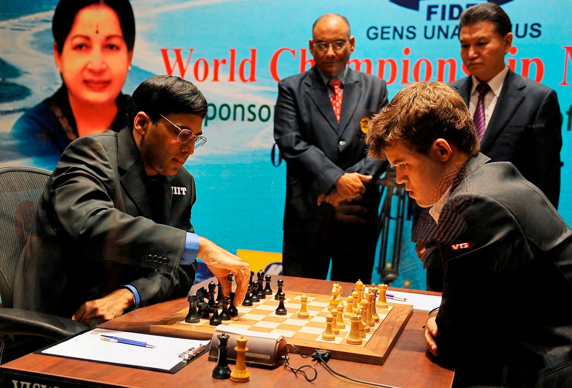 Magnus Carlsen och hans motståndare Viswanathan Anand.