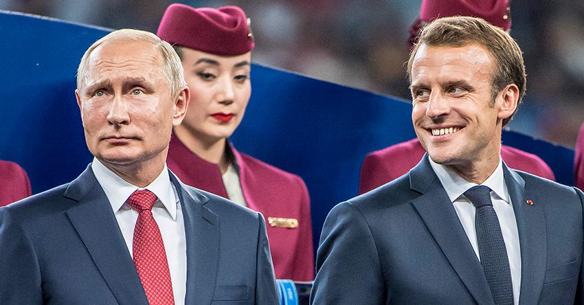 Putin och Macron efter VM-finalen i Moskva i somras.