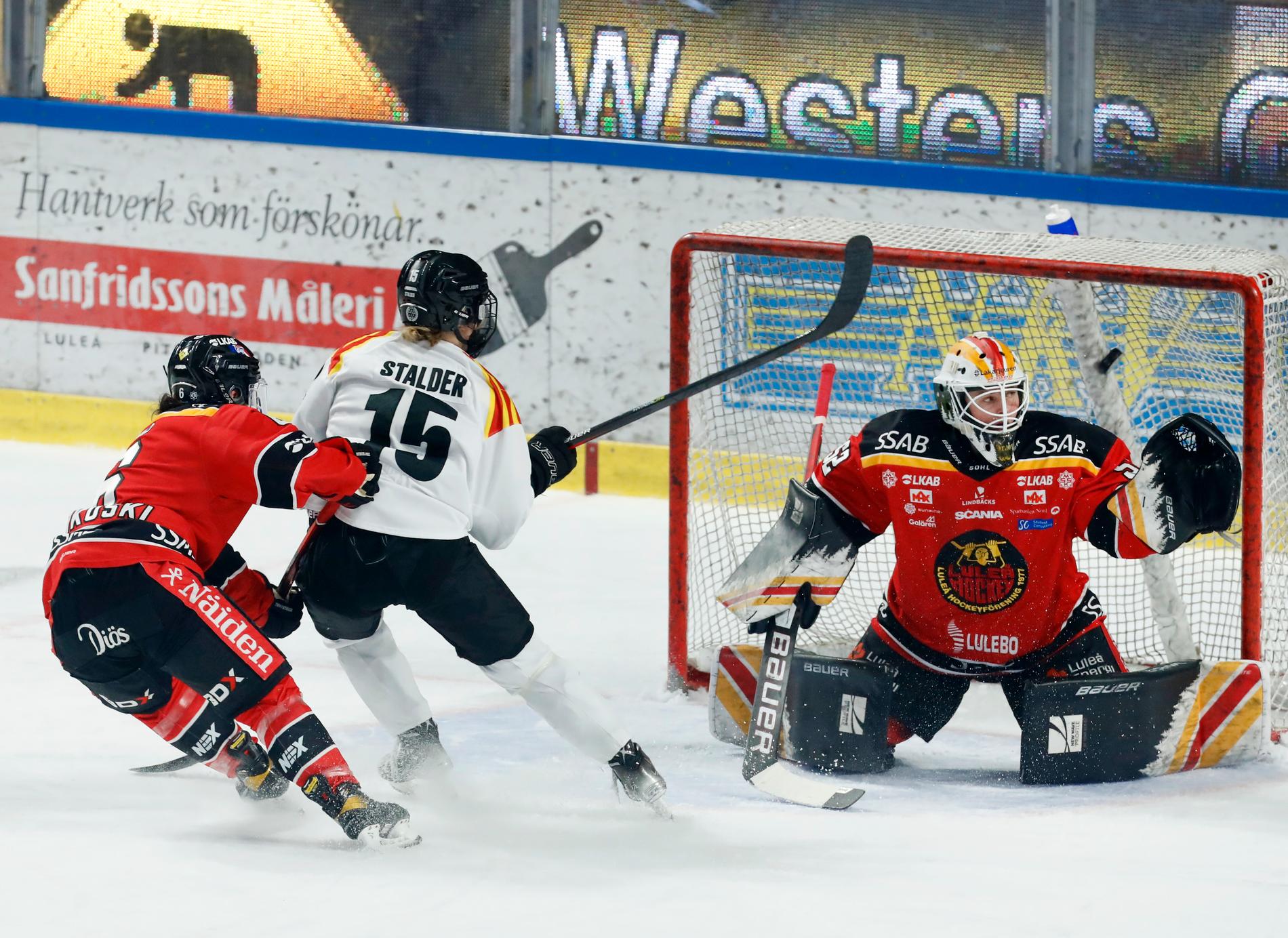 Brynäs poängdrottning Lara Stalder kvitterar till 1–1 bakom Sara Grahn, ett mål som blev början till slutet på Luleås guldplaner i den fjärde SM-finalen.