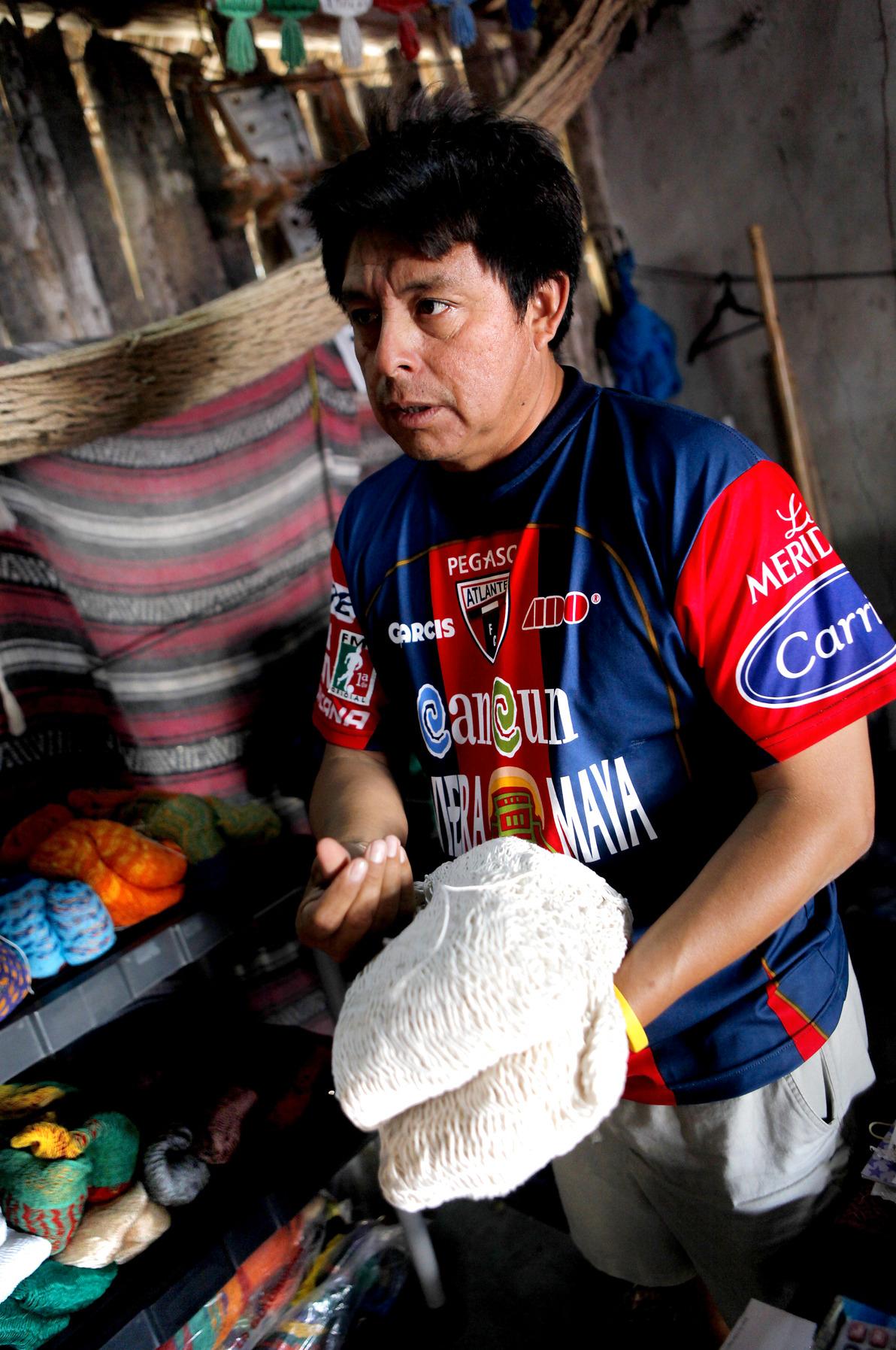 Mauricio Sorianos farfar lärde honom konsten att knyta hängmattor.