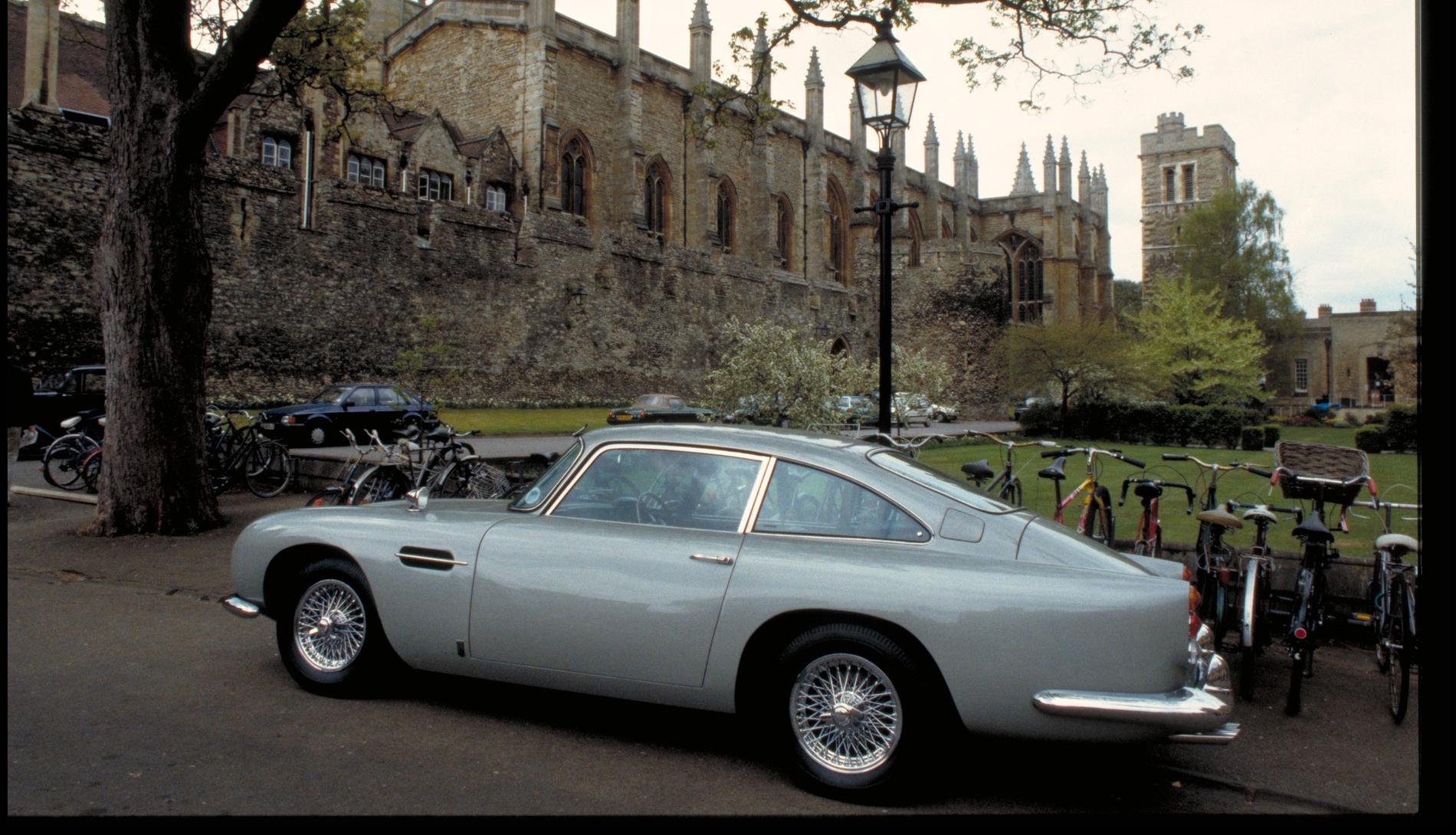 Aston Martin DB5 1964 är känd som "Bond-bilen". Arkivbild.