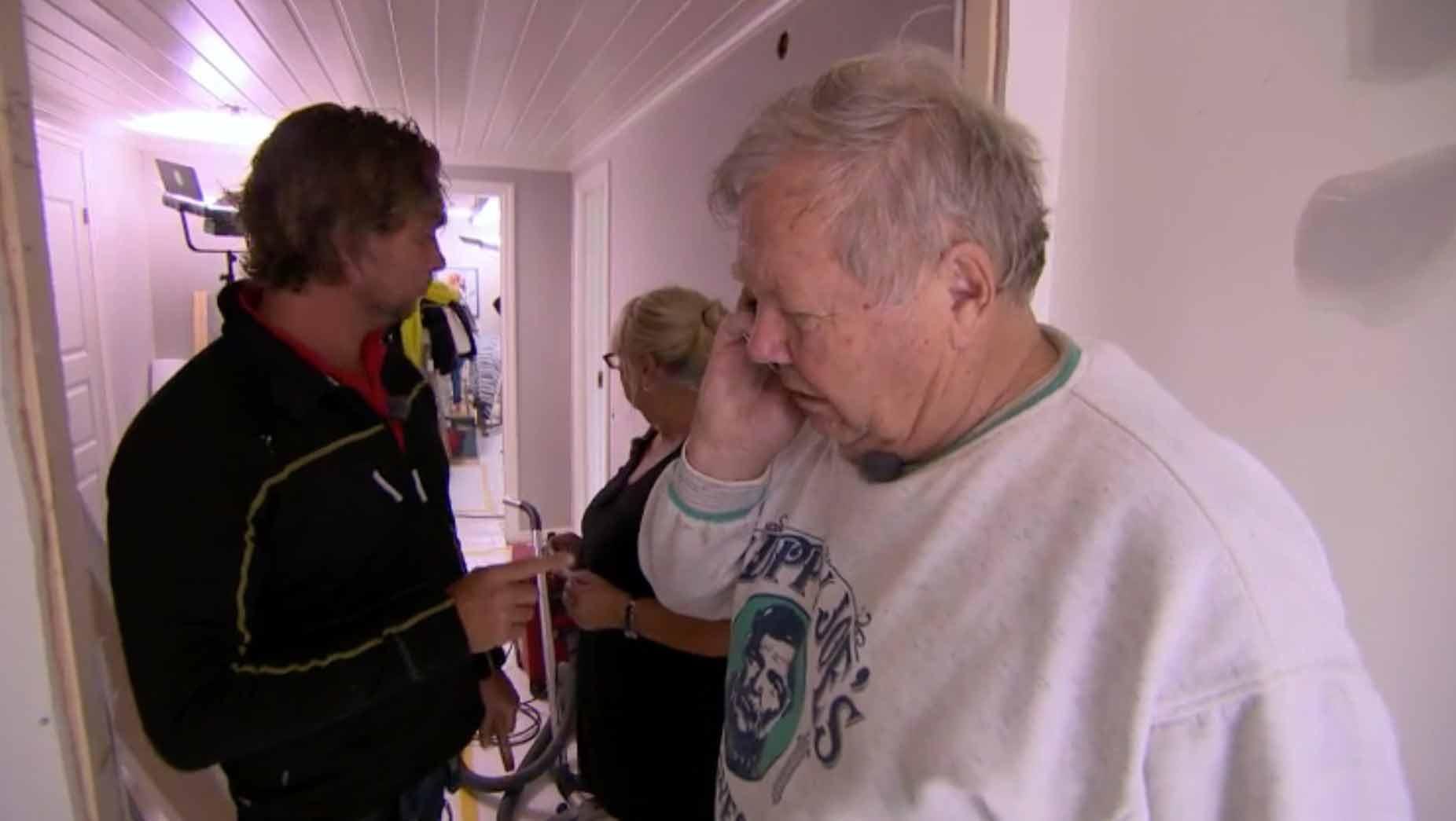 Det eviga ringadet på Bert Karlssons telefon får Anders Öfvergård att ilskna till.