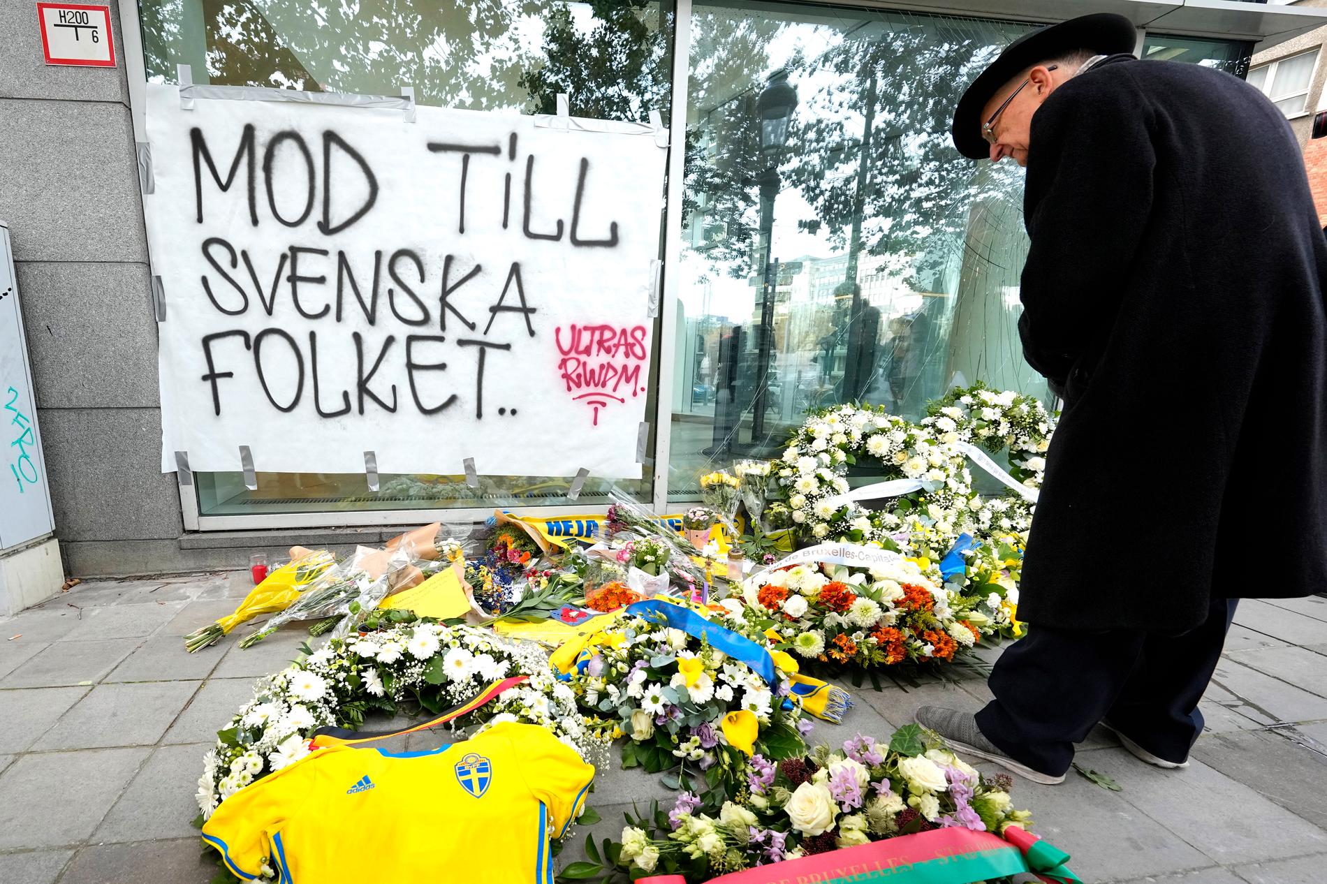 Två svenska män föll offer för terrordådet i Bryssel i måndags kväll. Bild från minnesplatsen.