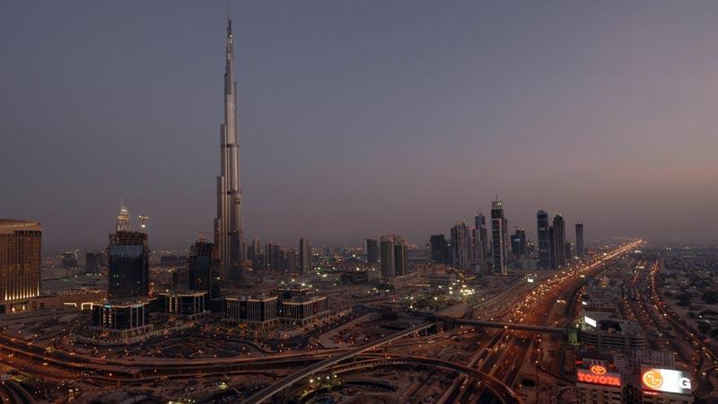 Dubais nya skyline domineras helt av den 818 meter höga skrapan Burj Dubai.