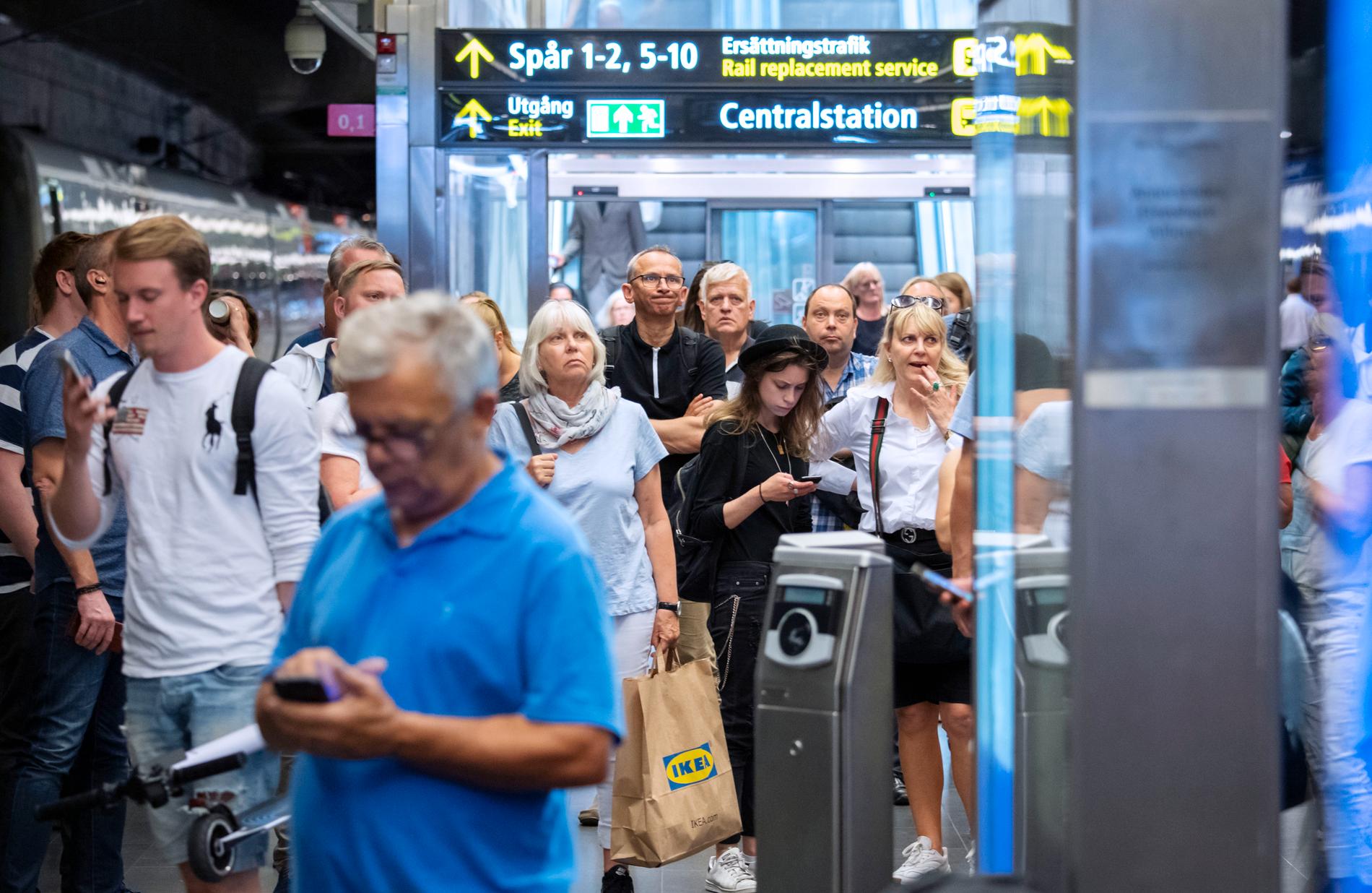Resenärer får åka buss eller åka en bit med lokaltågen. Bilden från ett tidigare tågstopp i Malmö för några veckor sedan. Arkivbild.