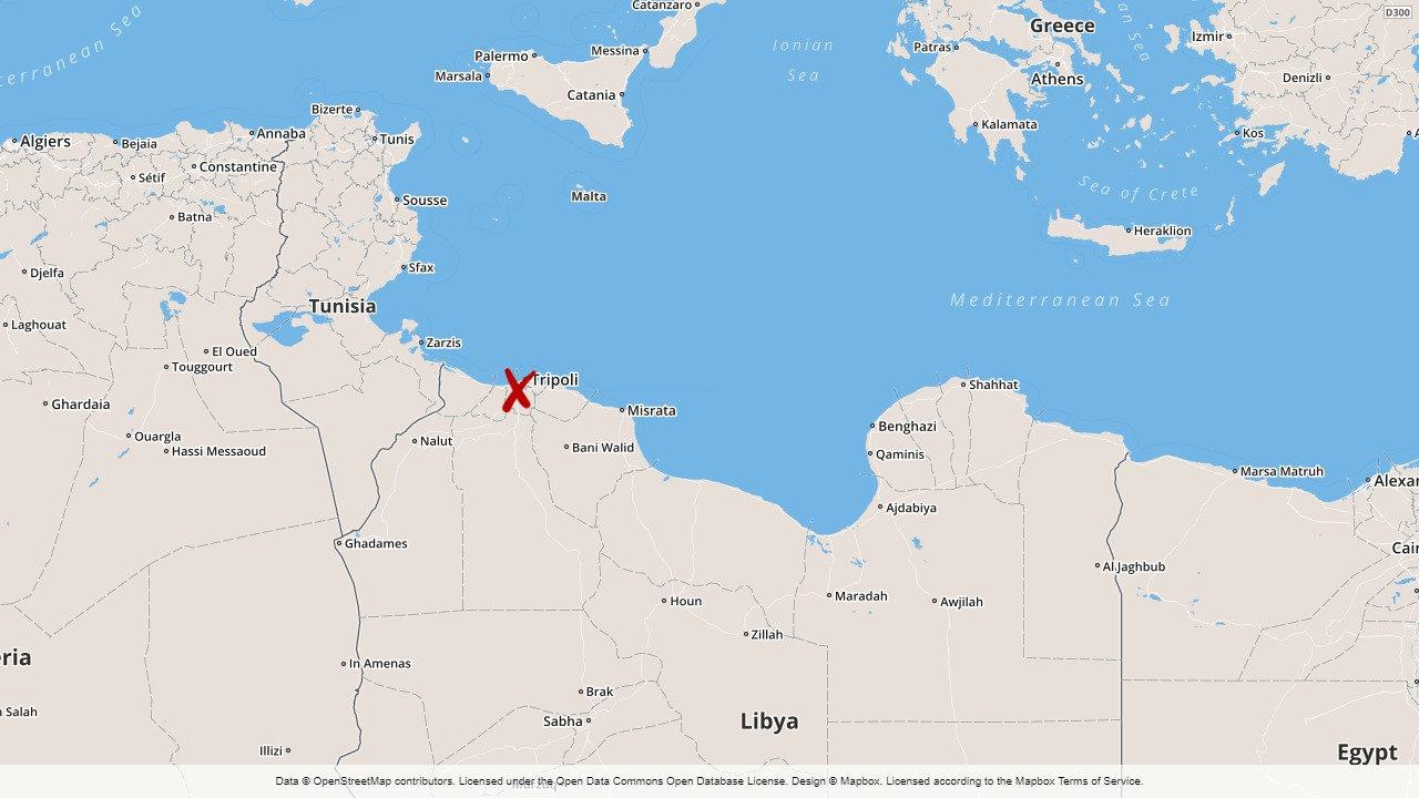 Tre personer har dödats strax utanför Libyens huvudstad Tripoli.