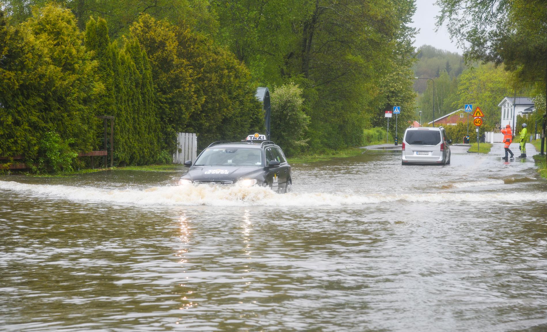 Översvämning i Stockholmsområdet i maj i år. En kvinna i Södertälje omkom när hennes bil fastnade i en vattenfylld viadukt.