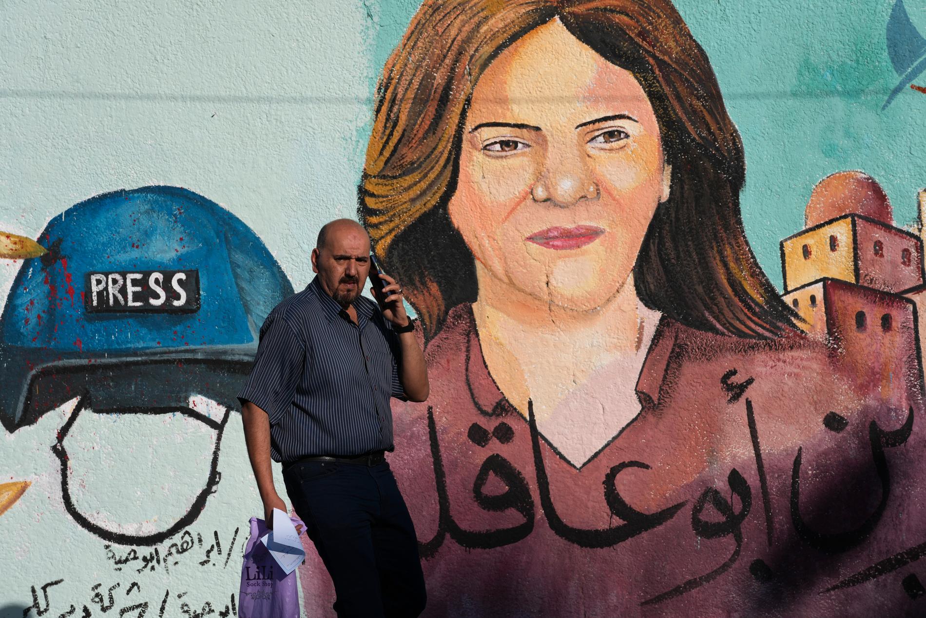 En muralmålning av journalisten Shireen Abu Akleh som dödades den 11 maj. Arkivbild.
