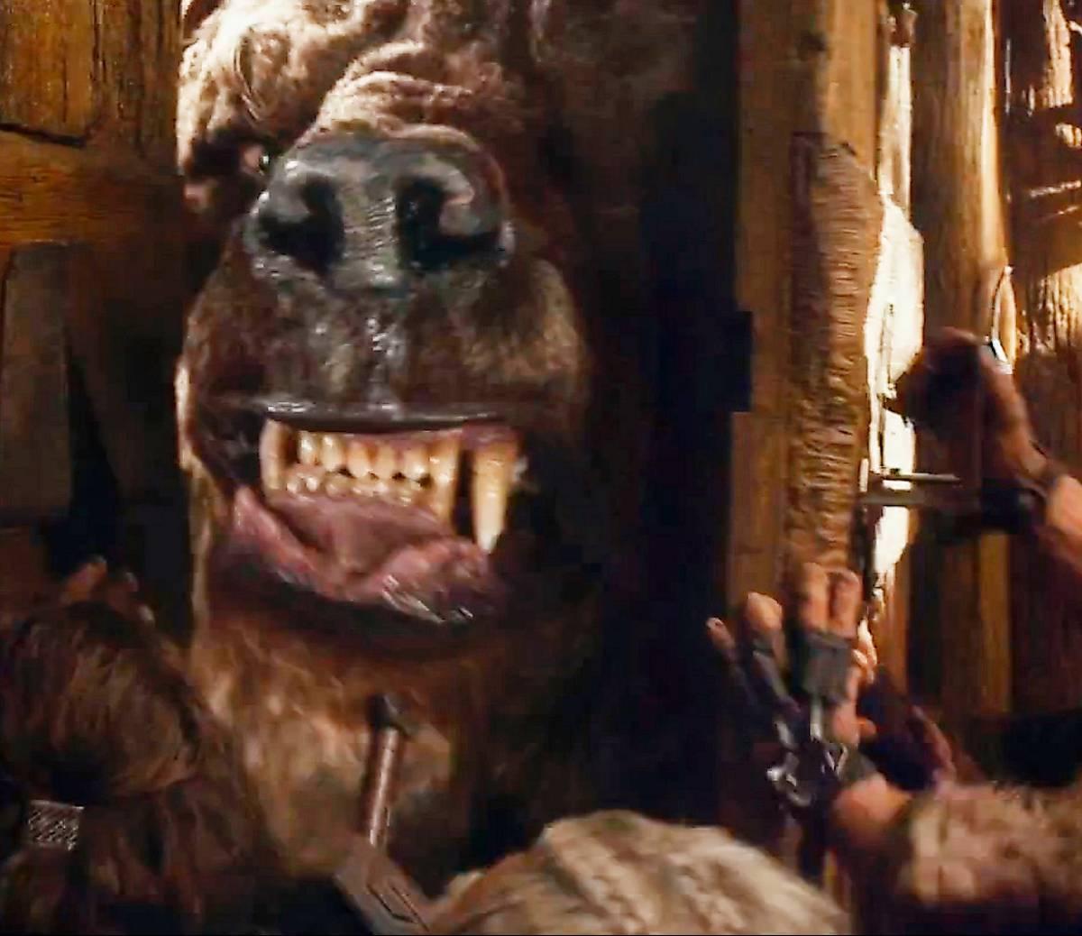 En väldig björnfigur dyker upp i trailern för ”Hobbit 2” och får fansen att spekulera i att det är Beorn, rollfiguren som Mikael Persbrandt spelar.