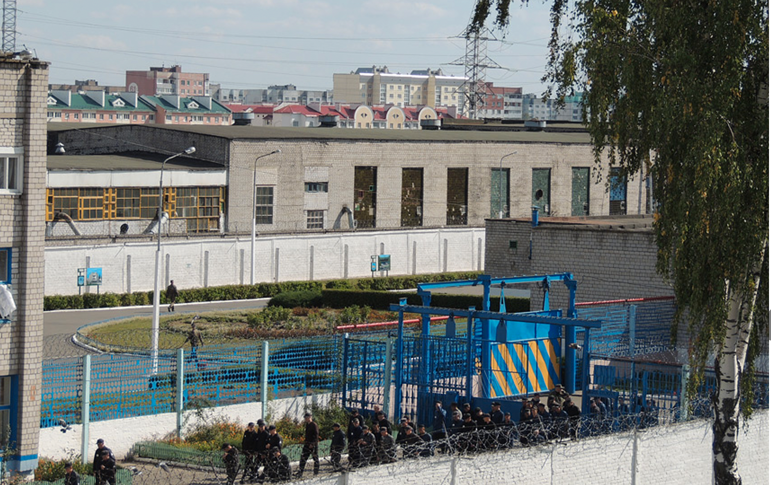 Den ökända straffkolonin nummer 2 i Babrujsk i Belarus. Den stora byggnaden är träfabriken.