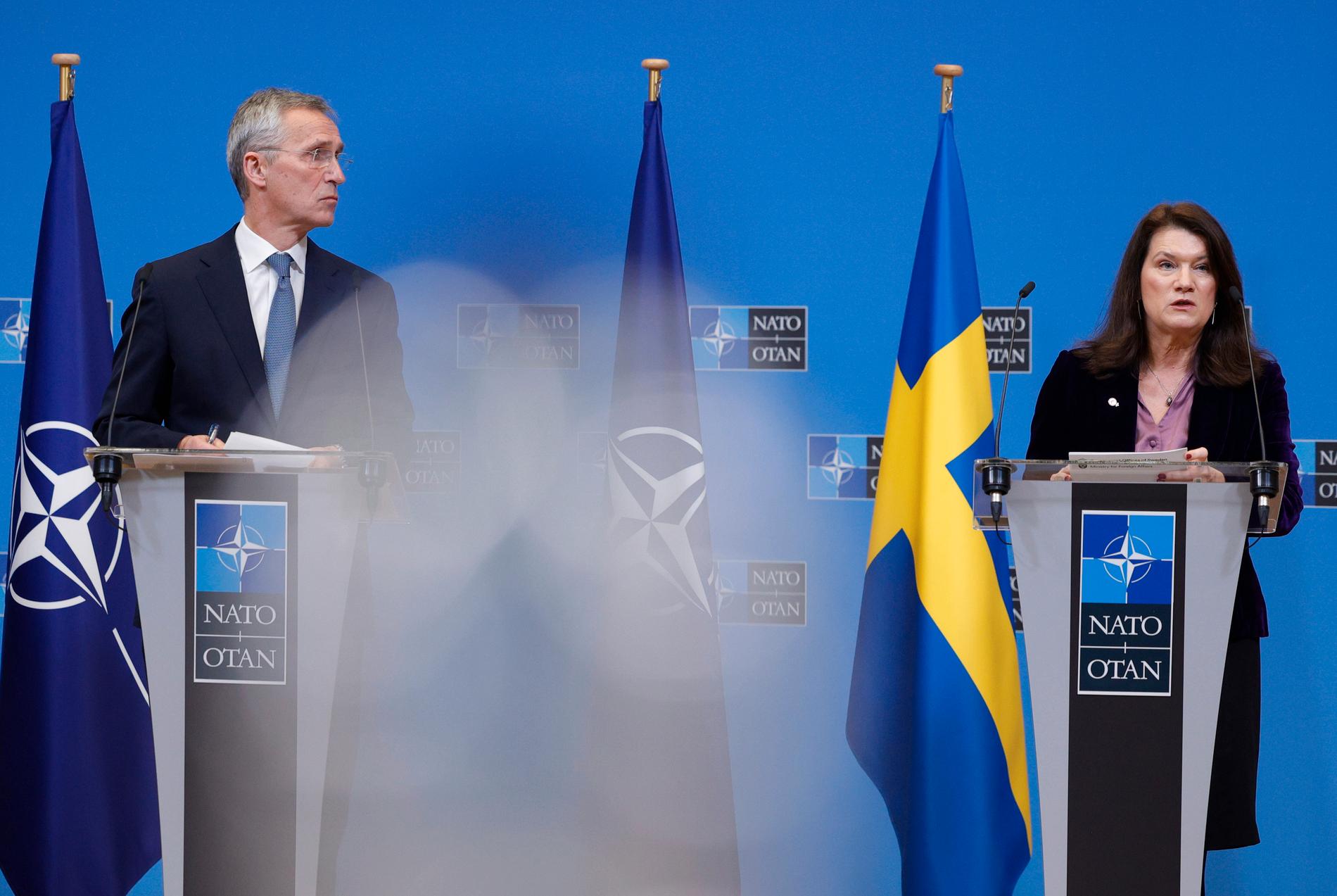 Natochefen Jens Stoltenberg och Sveriges utrikesminister Ann Linde.