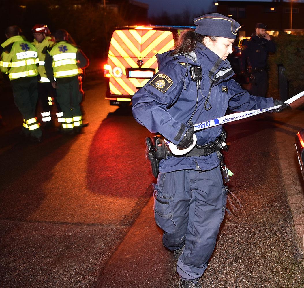Polisen spärrade av platsen i Hjärup efter händelsen.
