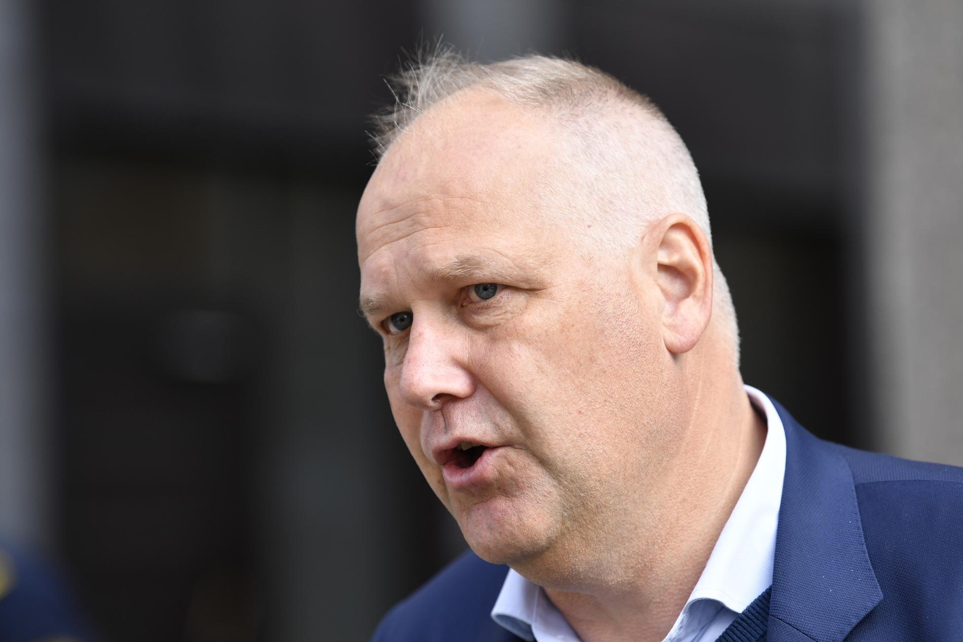 Vänsterpartiets ledare Jonas Sjöstedt vill ha mer testning.