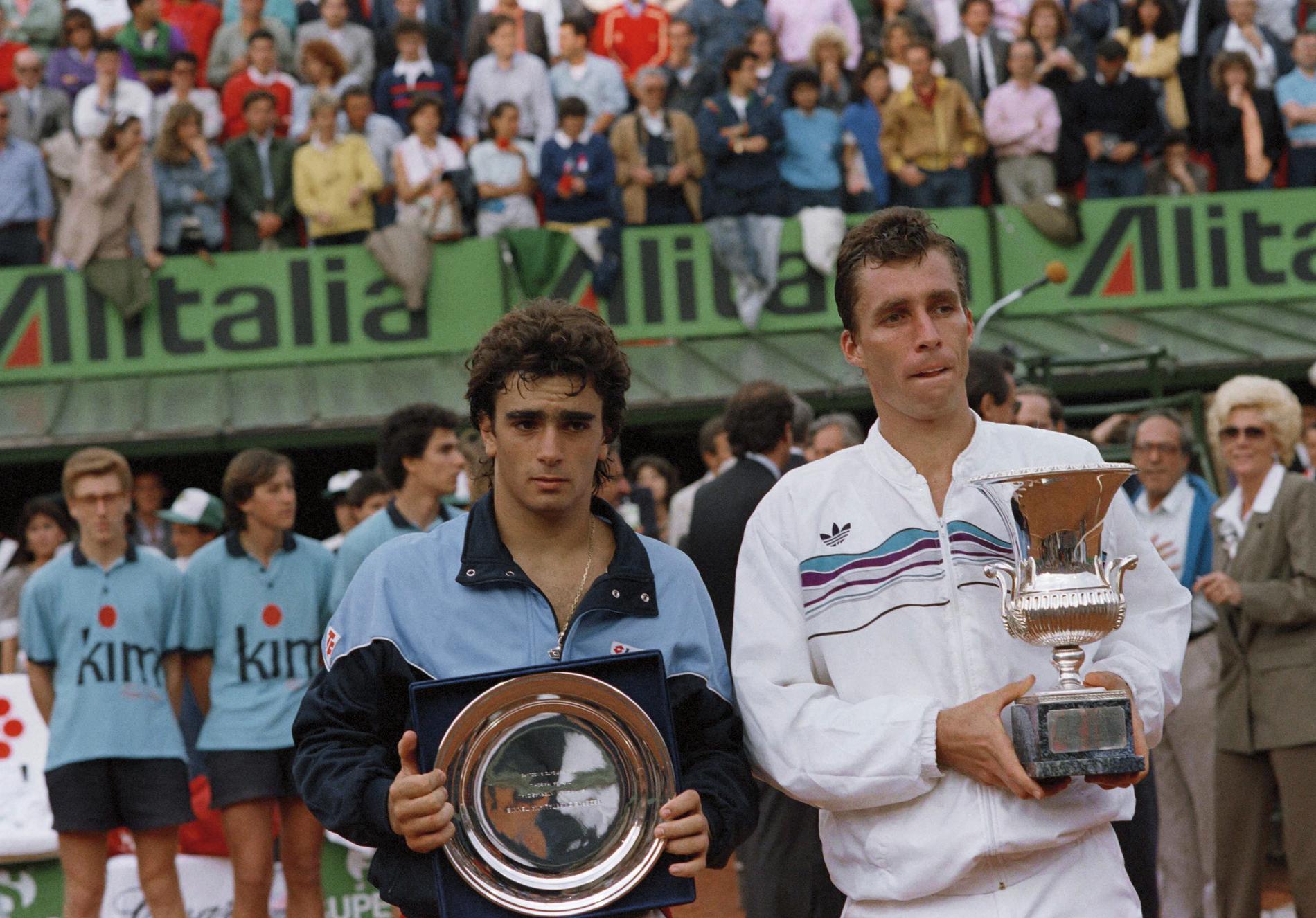 Guillermo Perez Roldan (till vänster) efter finalförlust mot Ivan Lendl i Rom 1988.