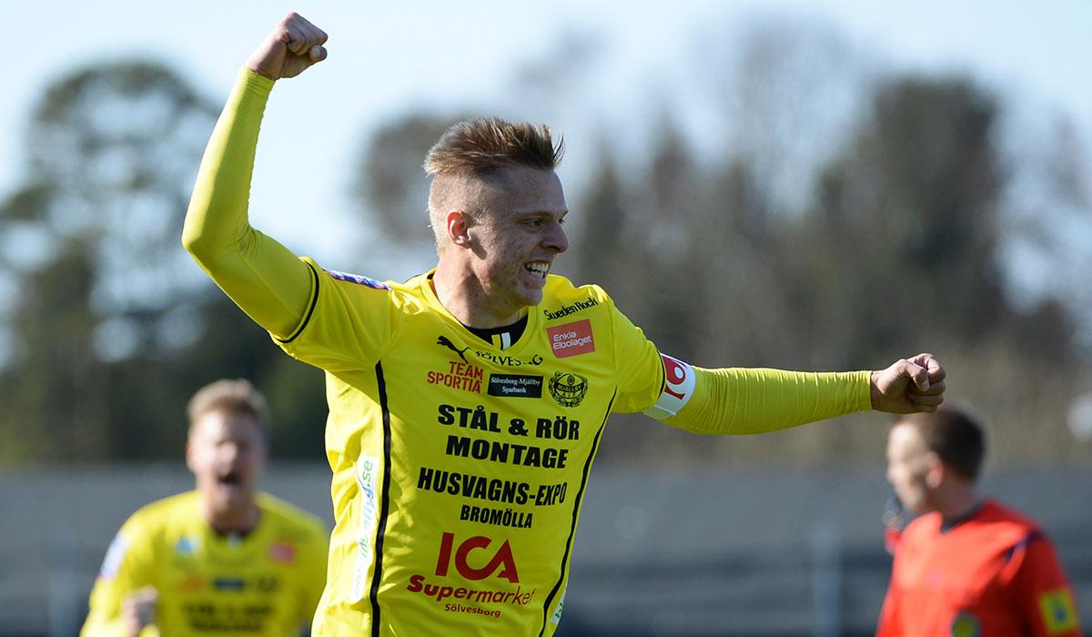 Mattias Håkansson reducerade till 1-2 för Mjällby i 2-2-premiären mot Gefle.