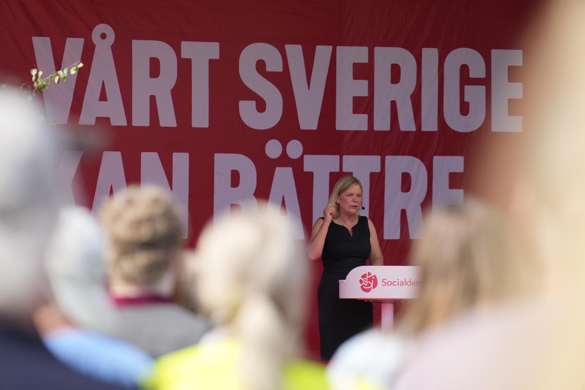 ”Det är klart vi älskar Sverige lite extra på sommaren. Och jag är stolt över att vara svensk”, inledde Andersson sitt tal.