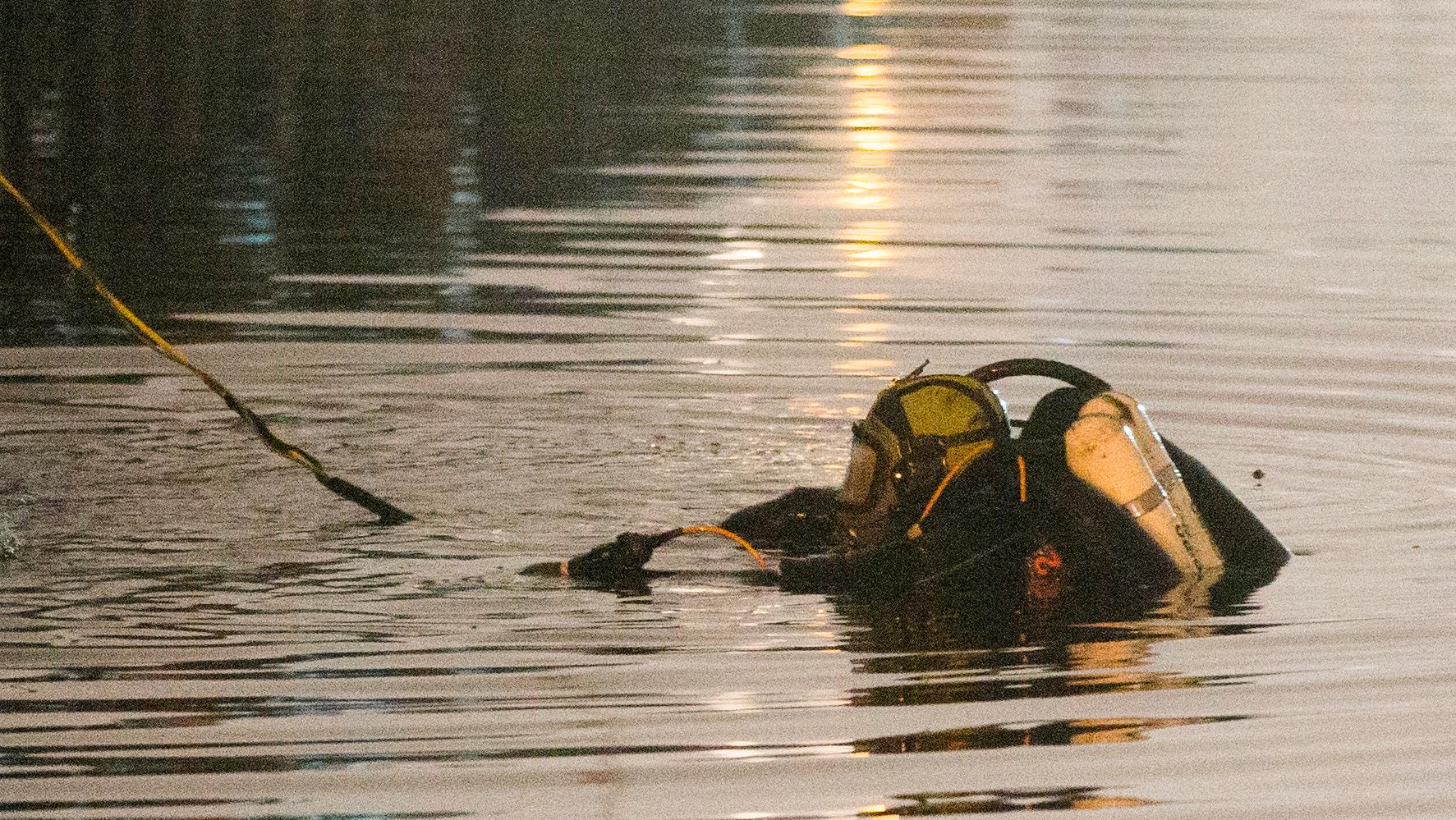 Räddningstjänstens dykare fann en avliden man som misstänks ha drunknat. Arkivbild.