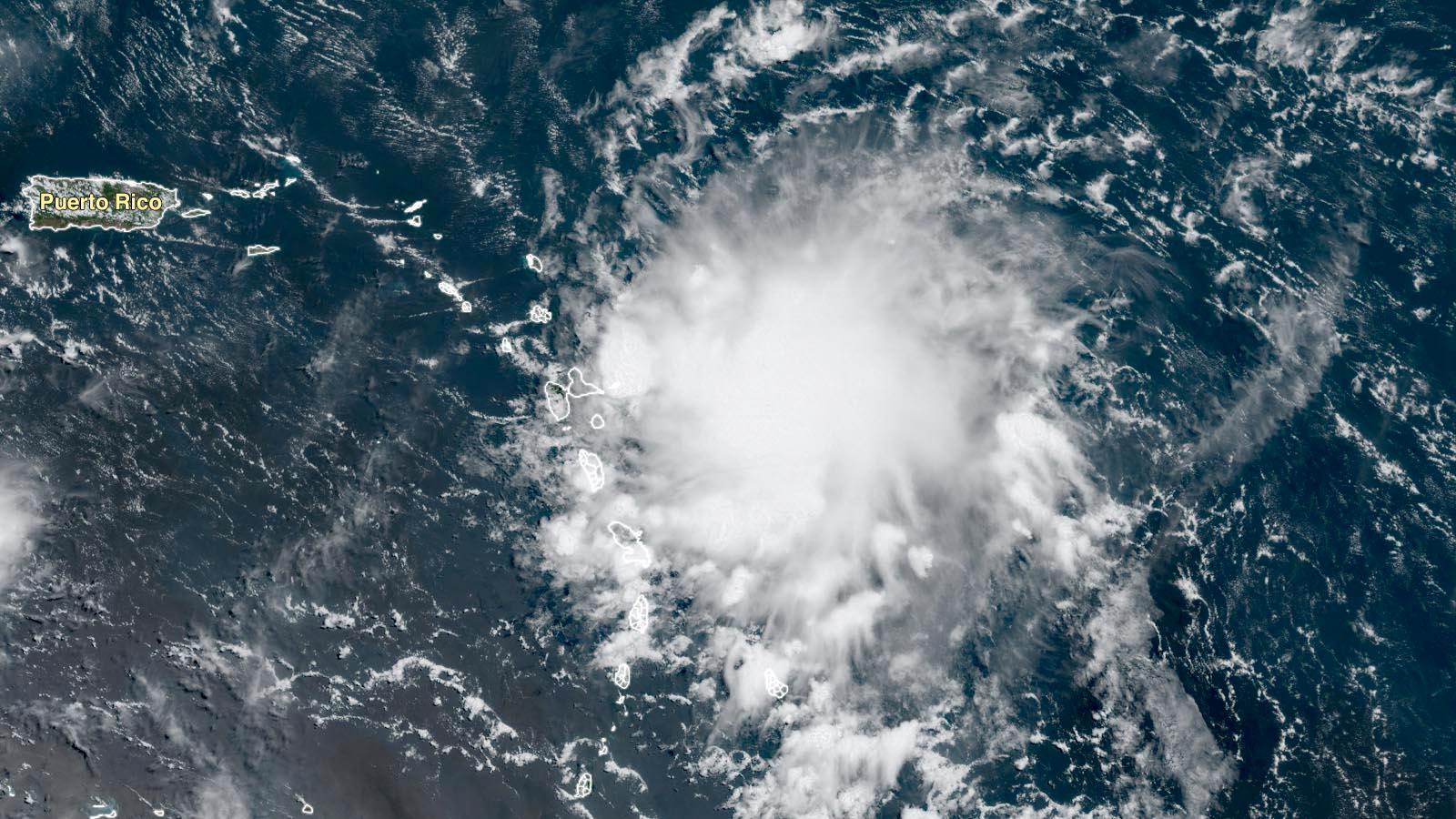 Tropiska stormen Grace är på väg mot Haiti.