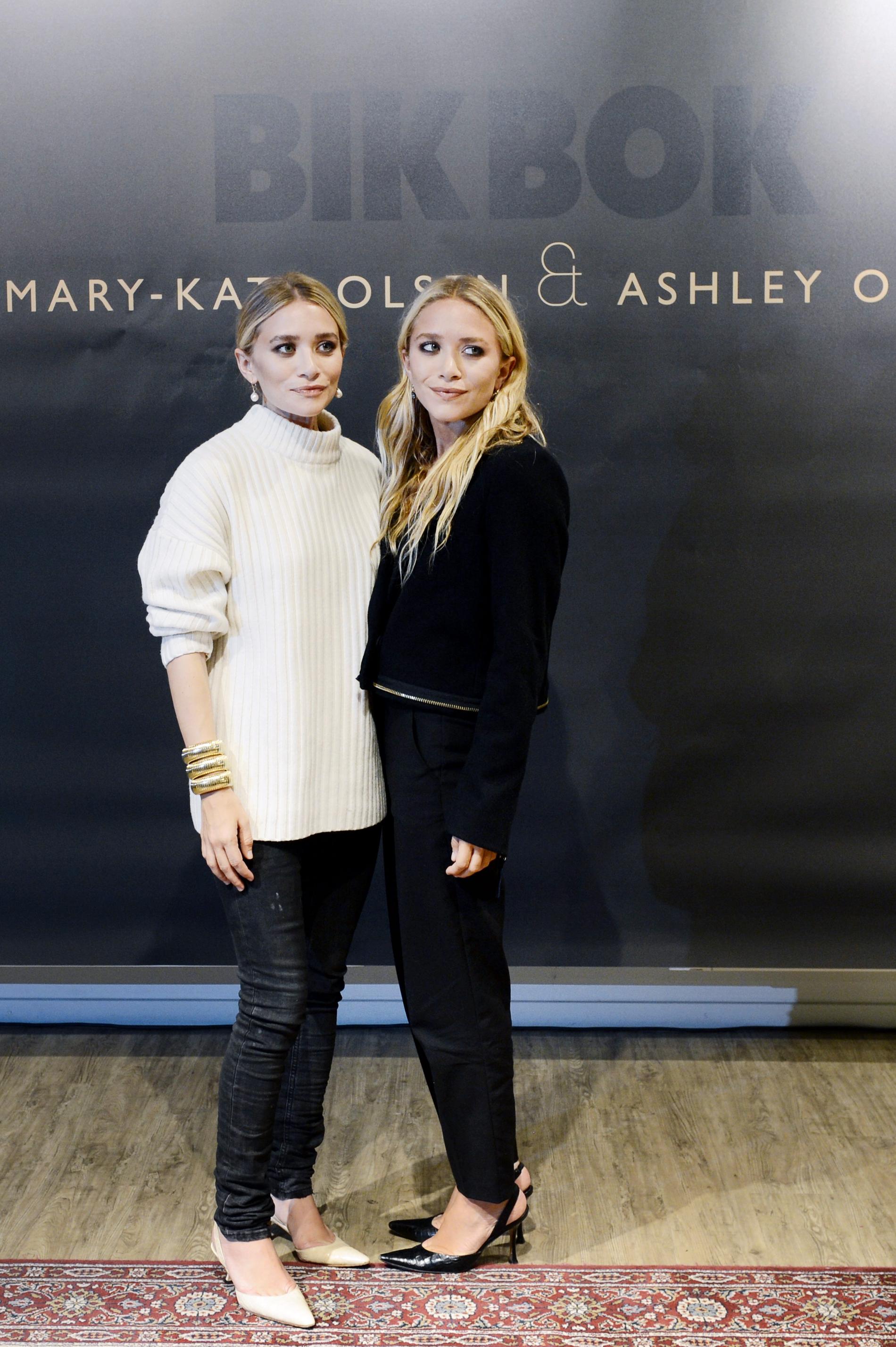 Systrarna Ashley Olsen och Mary-Kate Olsen i Stockholm för att lansera sitt designsamarbete för klädkedjan Bik Bok 2013.