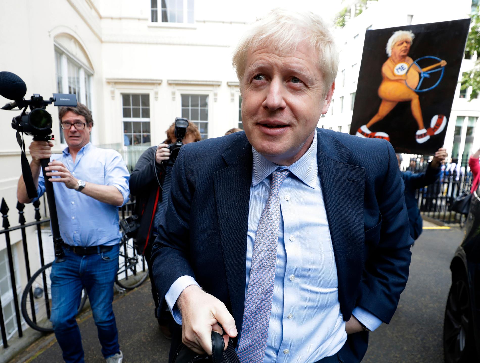 Den tidigare utrikesministern Boris Johnson är favorittippad som ny ledare för Konservativa partiet i Storbritannien.