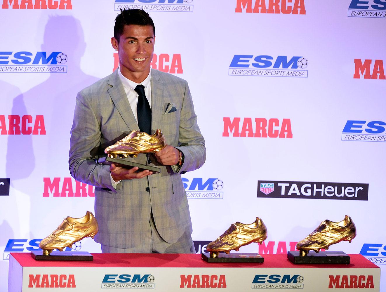 Ronaldo med alla sin fyra guldskor.
