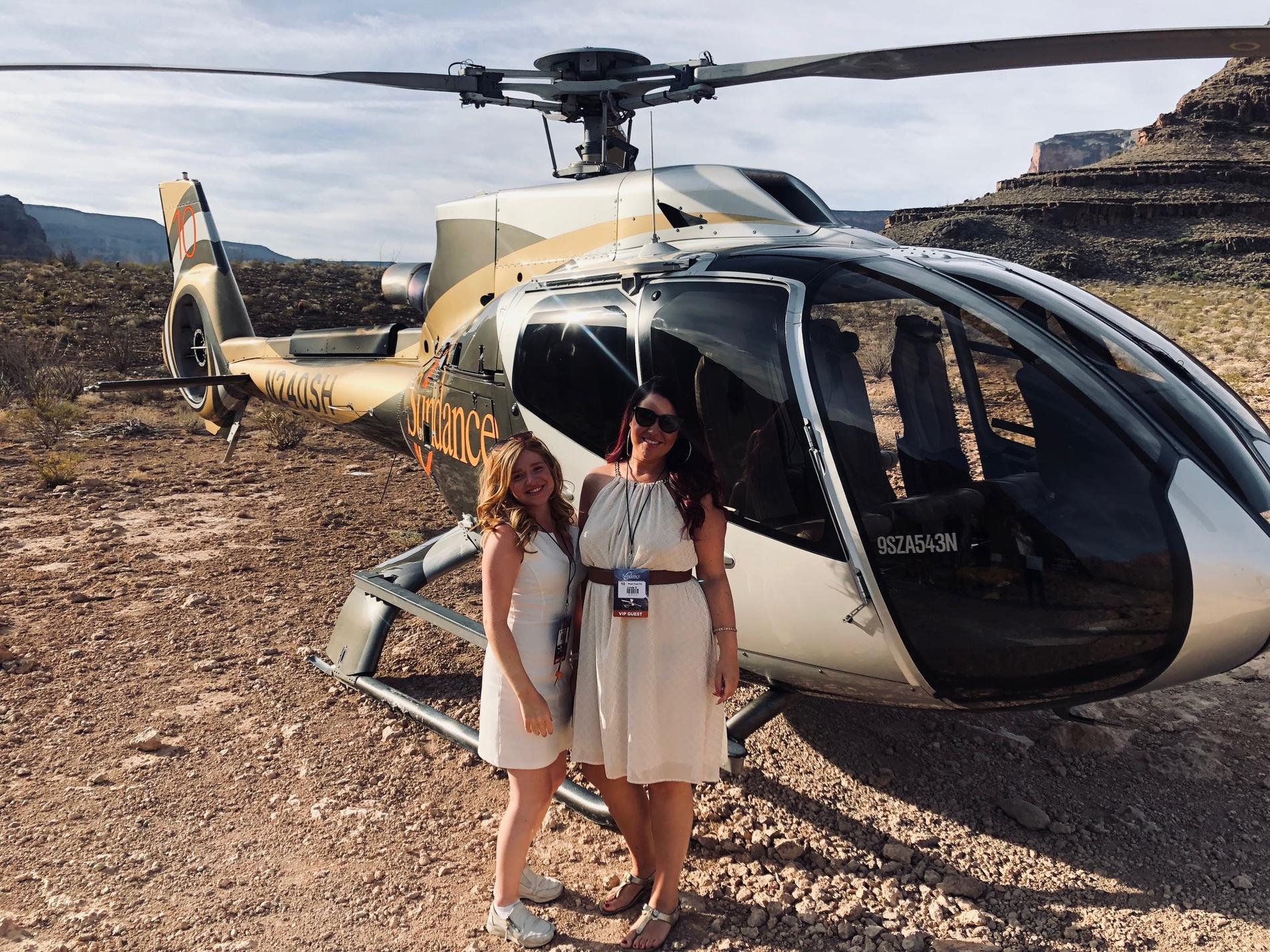 När Linda och Hanna upptäckte att de kunde åka helikopter till Grand Canyon var det ingen som tvekade. 