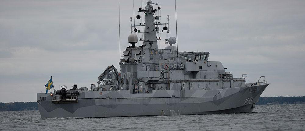 Svenska flottans minröjningsfartyg HMS Ven deltar i operationen.