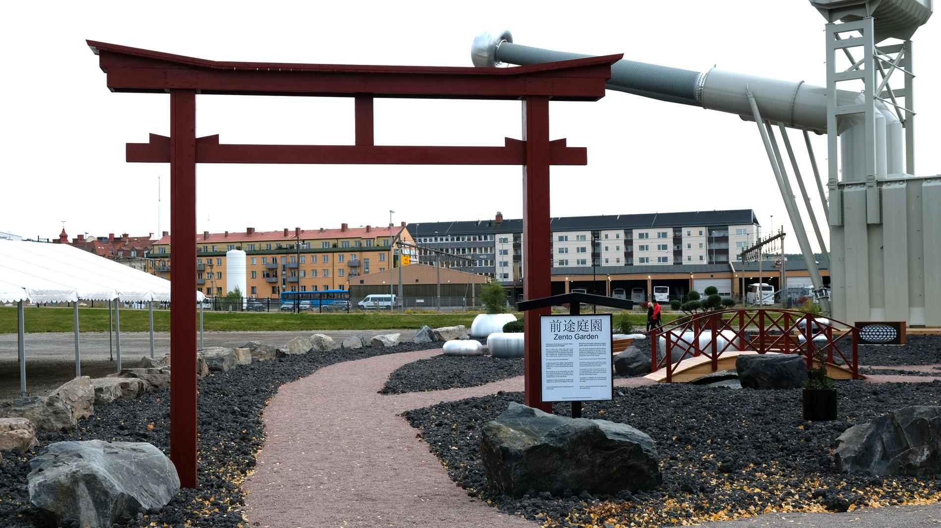 Japan är temat i Ludvika just nu. En nyanlagd liten park som ska vara inspirerad av zenbuddism.