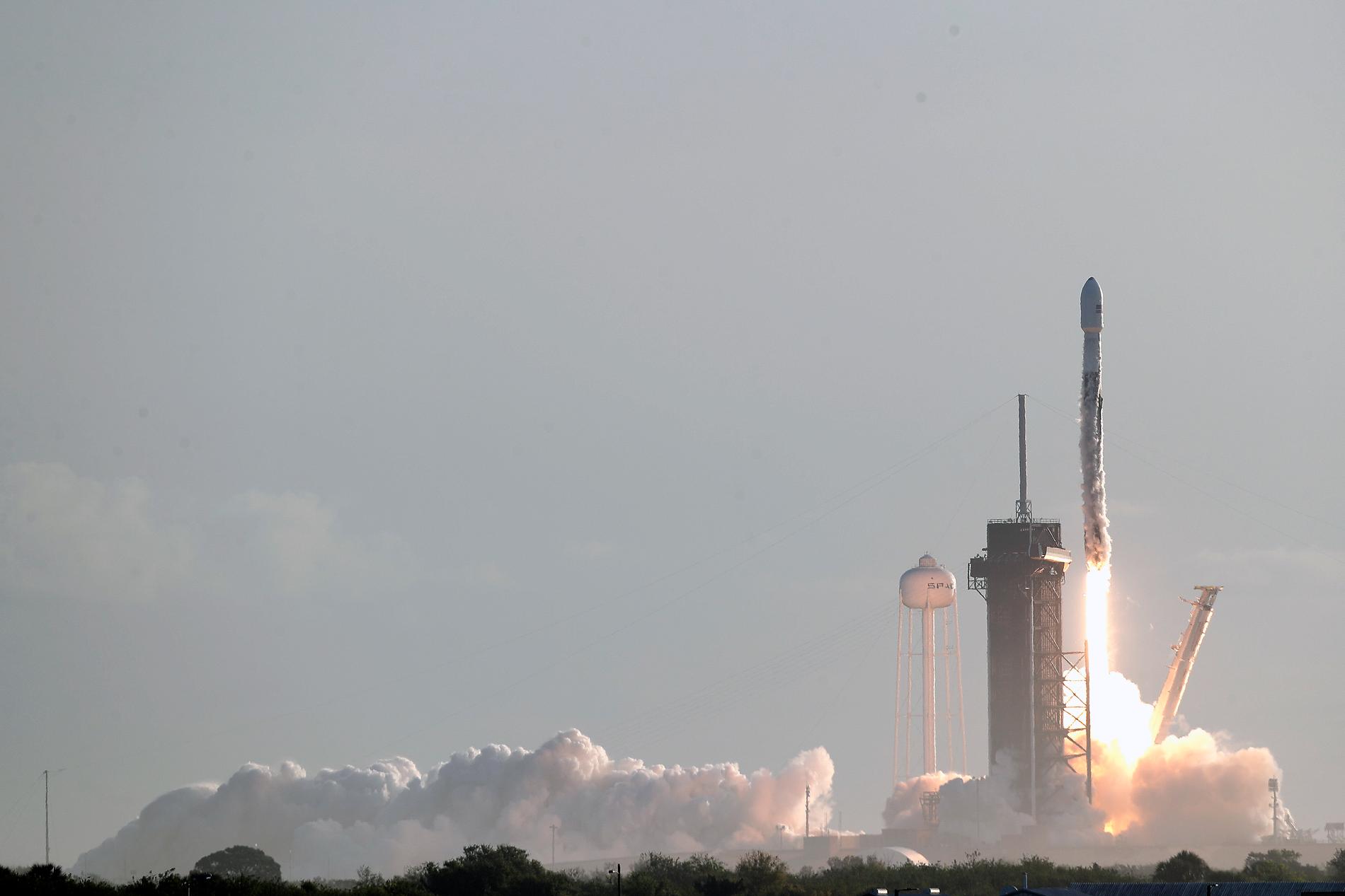 Den 18 mars sköt Space X upp en raket med omkring 60 Starlink-satelliter från Kennedy Space Center i Florida, USA.