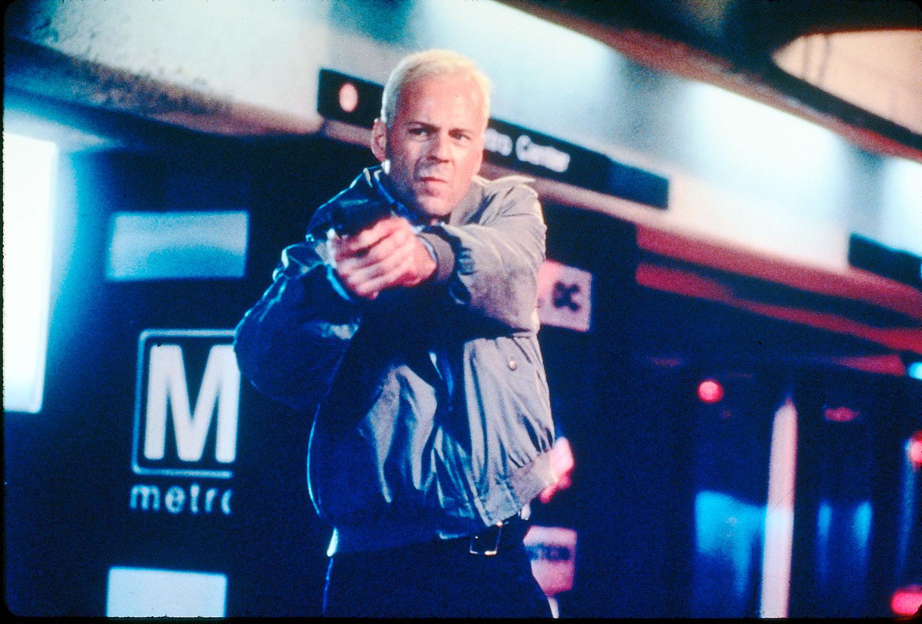Bruce Willis i ”Schakalen”-filmen från 1997, där han spelar mot...