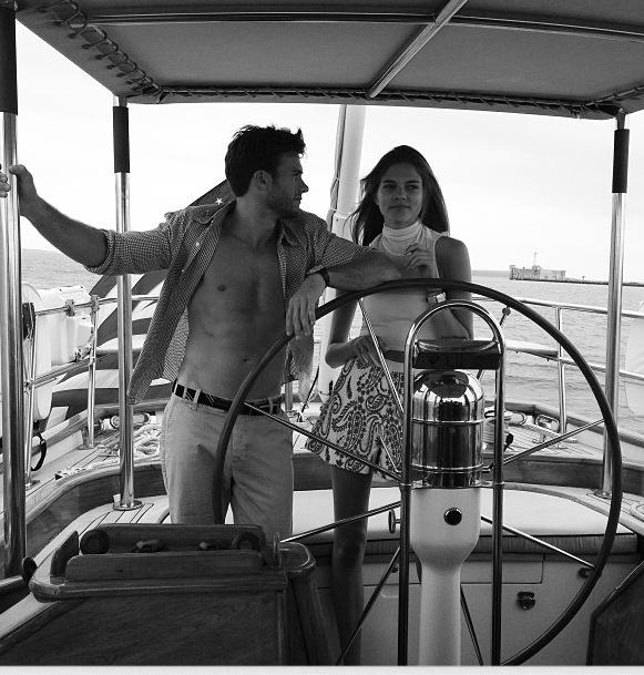 Scott, sjöman och kvinnornas man När Scott vill kramas tar han med en tjusig dam på spännande båttur. FOTO: INSTAGRAM
