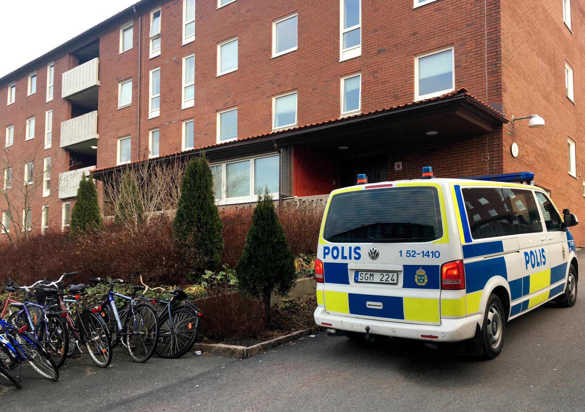 På torsdagsmorgonen gjorde Säkerhetspolisen insatser på flera platser i västra Sverige i samverkan med polisen och under ledning av Nationella operativa avdelningen (Noa). Ett av tillslagen gjordes i Biskopsgården. 