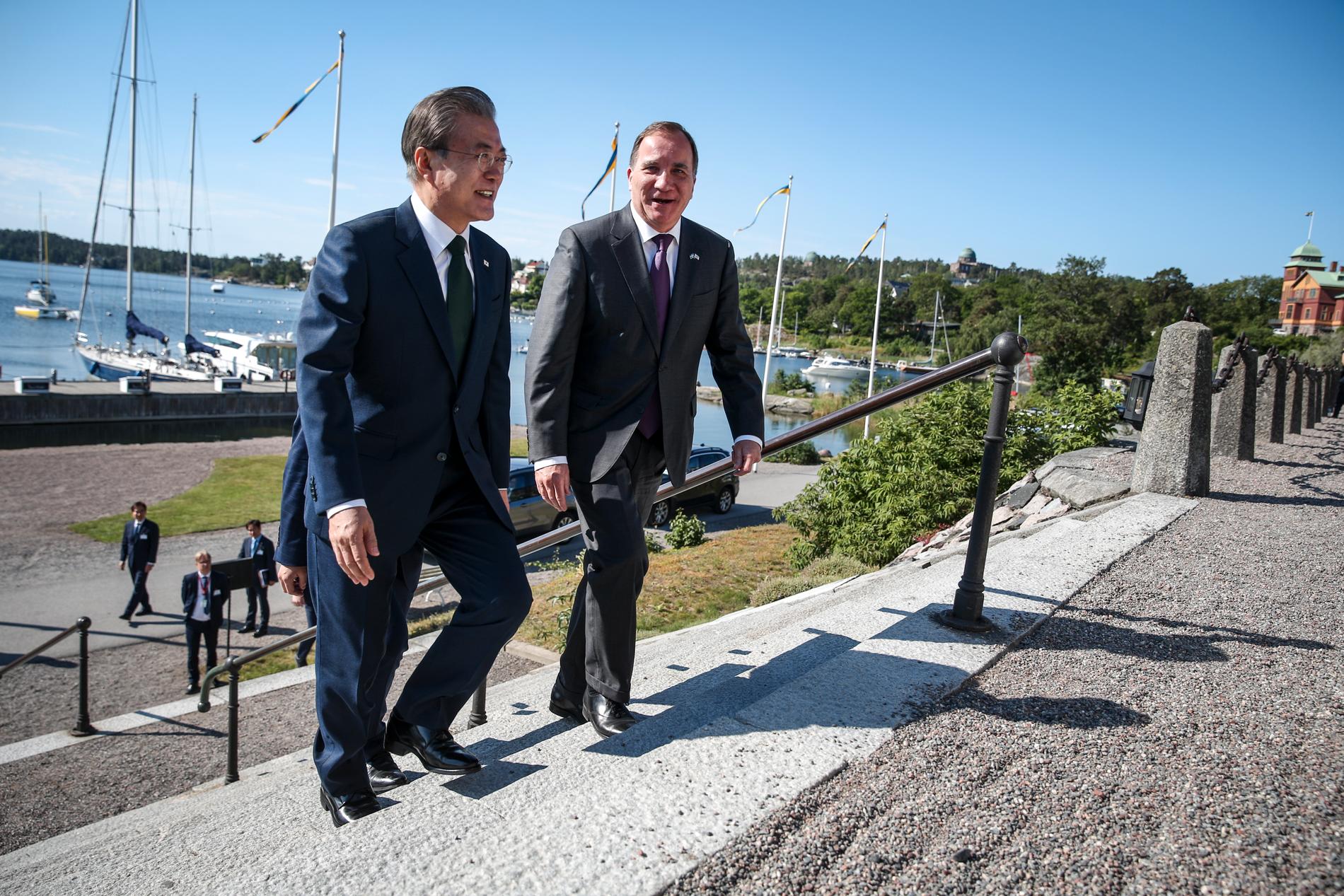 Sydkoreas president Moon Jae-in och statsminister Stefan Löfven (S) anländer till Grand hotel i Saltsjöbaden för samtal. Sydkoreas president är på ett två dagar långt statsbesök i Sverige.