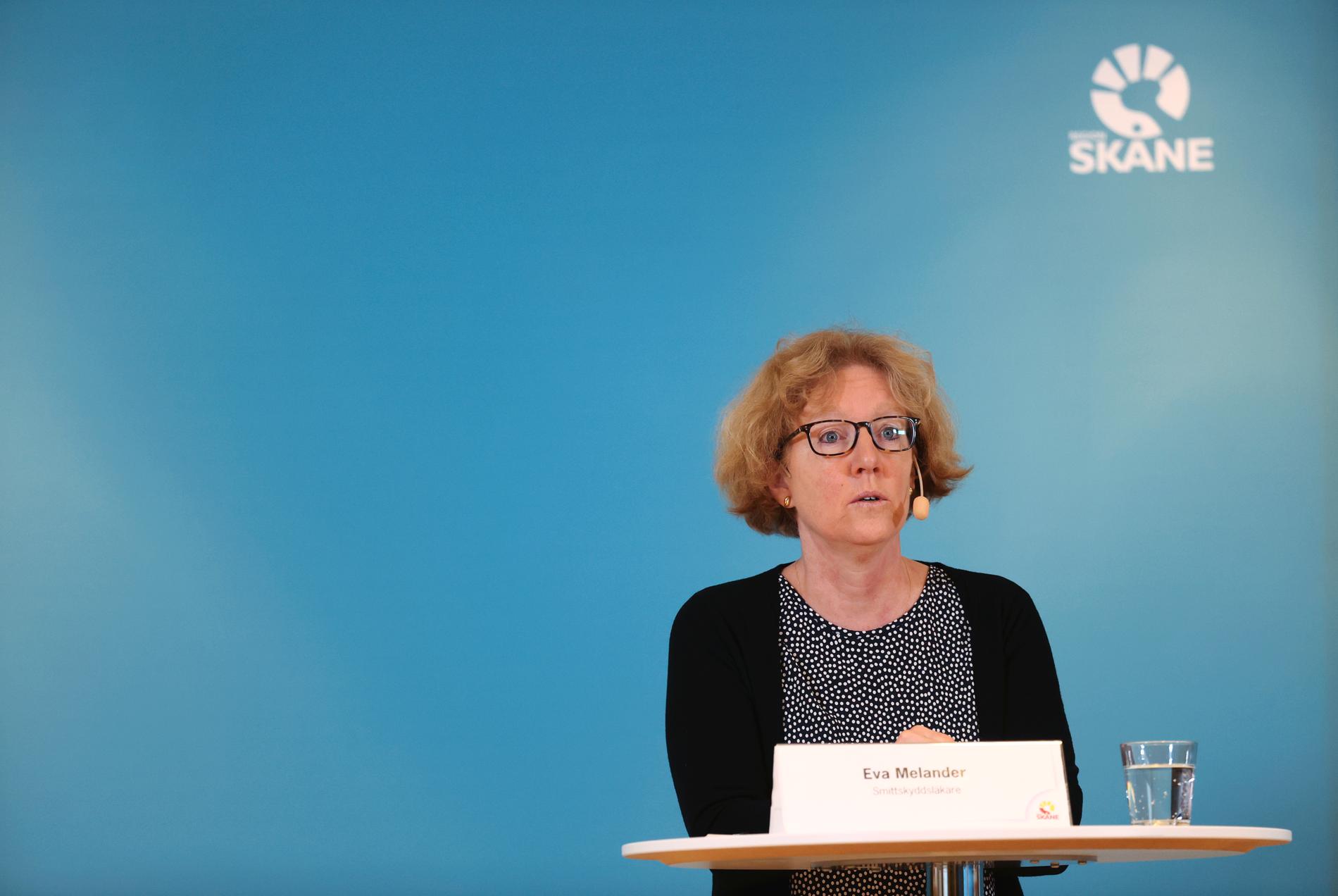 Eva Melander, smittskyddsläkare vid Region Skåne, under onsdagens presskonferens.