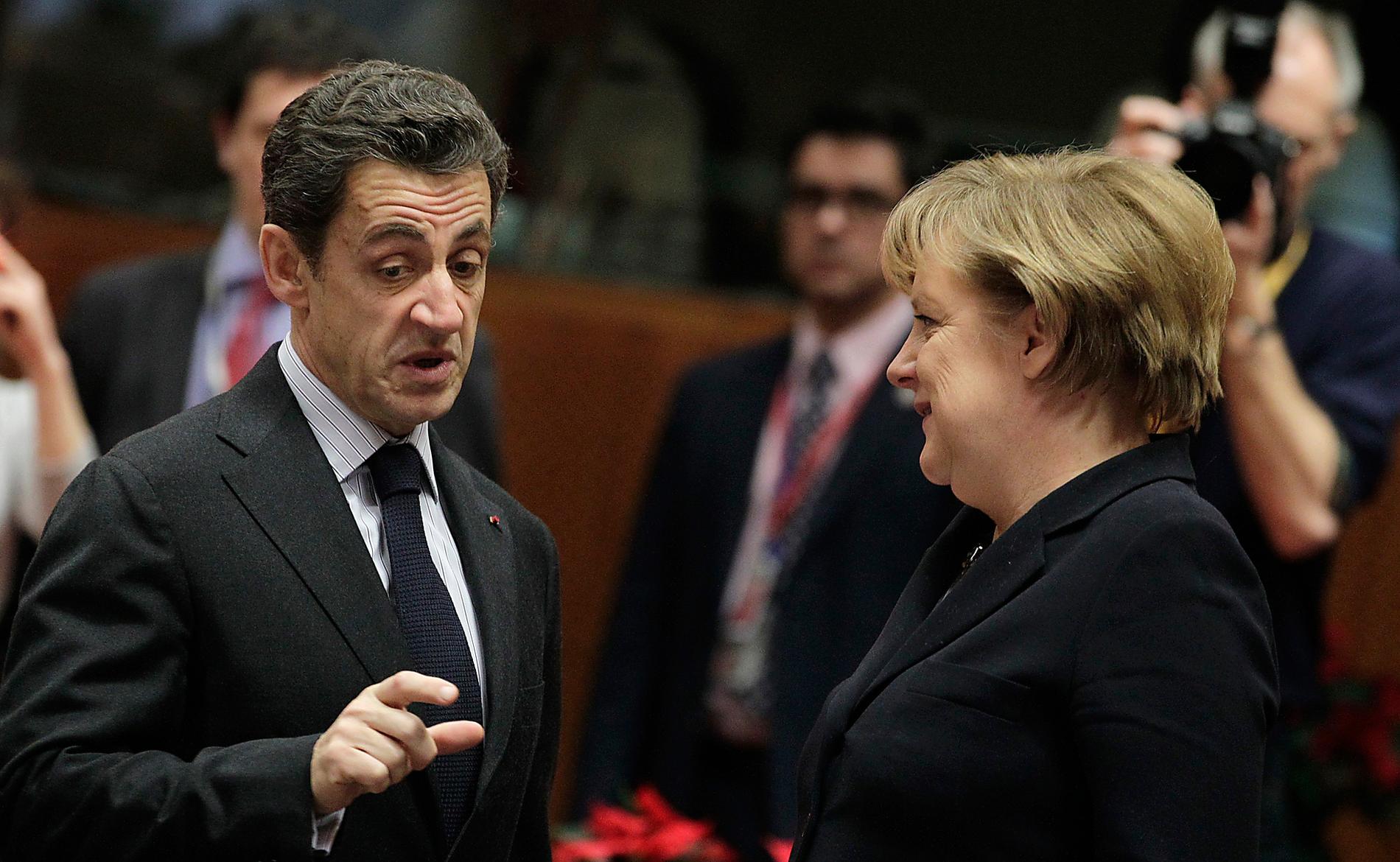 Nicolas Sarkozy, 34 % (i augusti) Tre opinionsmätningar visade att förtroendet var lågt för den franske presidenten efter hans hårda utspel under sommaren mot romer. Två av instituten visade att presidenten fick 34 procent. Ett av dem att han fick 36 procent. Enligt de tre instituten, ­Ipsos, Viacoice och Ifop, var siffrorna de lägsta sedan Sarkozy blev president 2007. ANGELA MERKEL, 30 % (i juli) SI juli hade förtroendesiffrorna för Tysklands förbundskansler Angela Merkel nått nya bottennivåer. Då hade hennes mitten-högerregering bara 30 procent i en mätning från mätinstitutet Forsa, det sämsta resultatet på 24 år. Hade det varit val vid den ­tiden hade regeringen förlorat makten, visade mätningen.