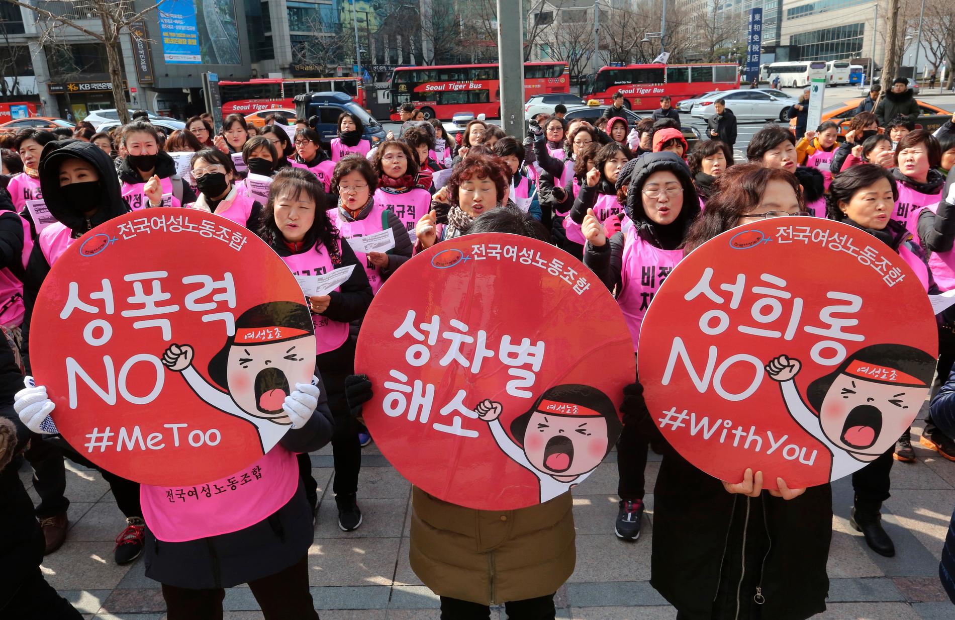 Demonstranter i Sydkorea kräver stopp för sexuellt våld under en manifestation under 8 mars i år. Arkivbild